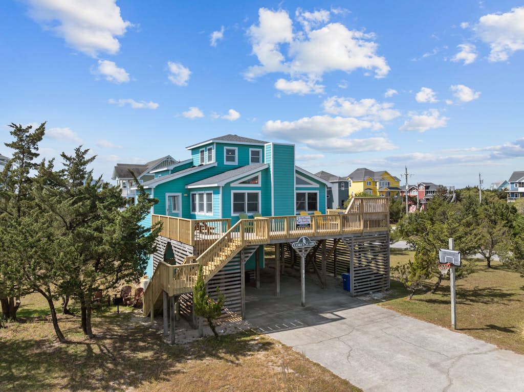 Corner Home near the Beach w/ Private Hot Tub, WiFi, AC & Shared Pool/Tennis