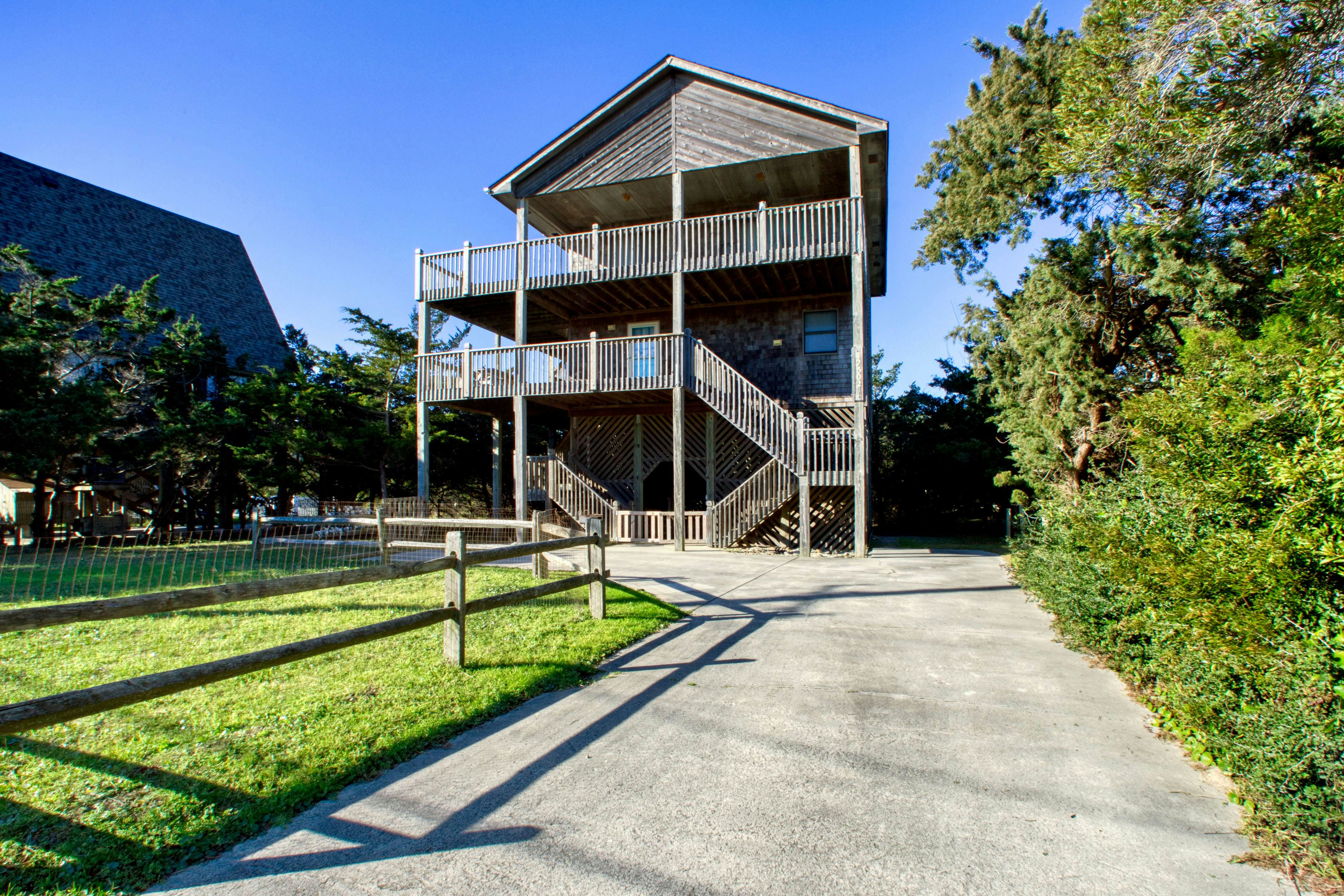 AV774 1 Good Life 774