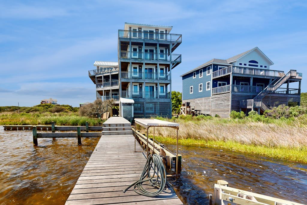 Waterfront house with private hot tub, pool, sound view, & AC - walk to dining