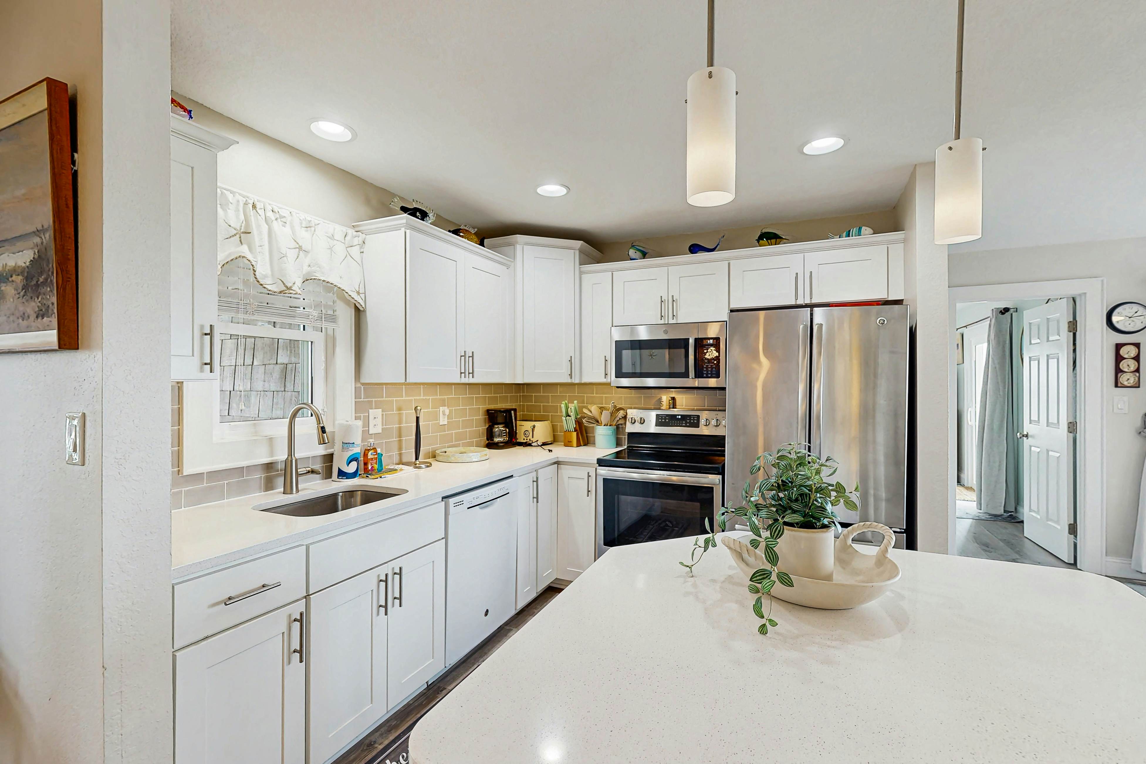 AVIK5 Beach Glass Terrace  #5-IC