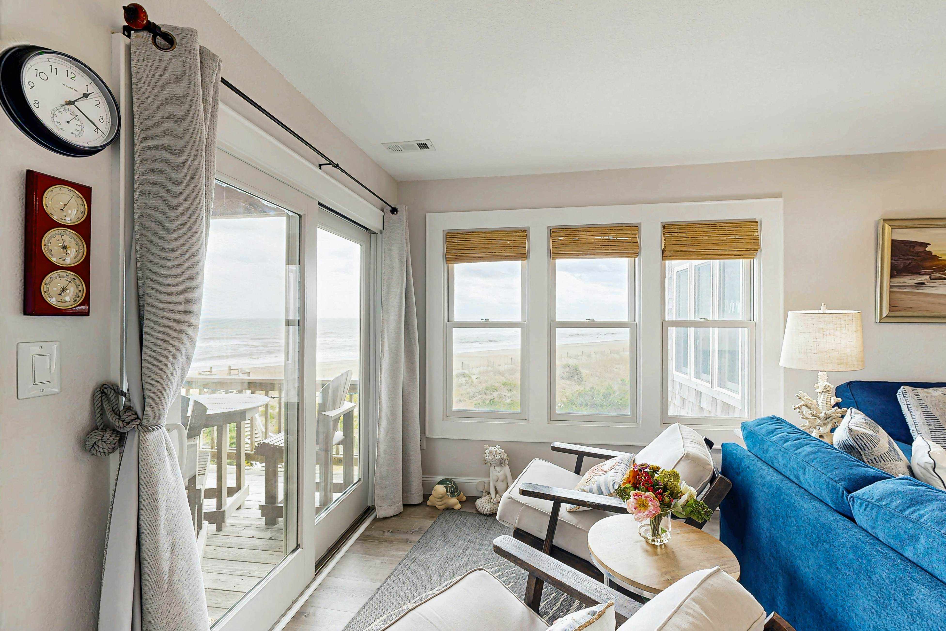 AVIK5 Beach Glass Terrace  #5-IC