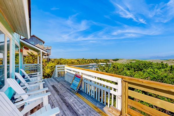 Oceanfront Community Pool, New Owners, Newly Renovated, and dog friendly
