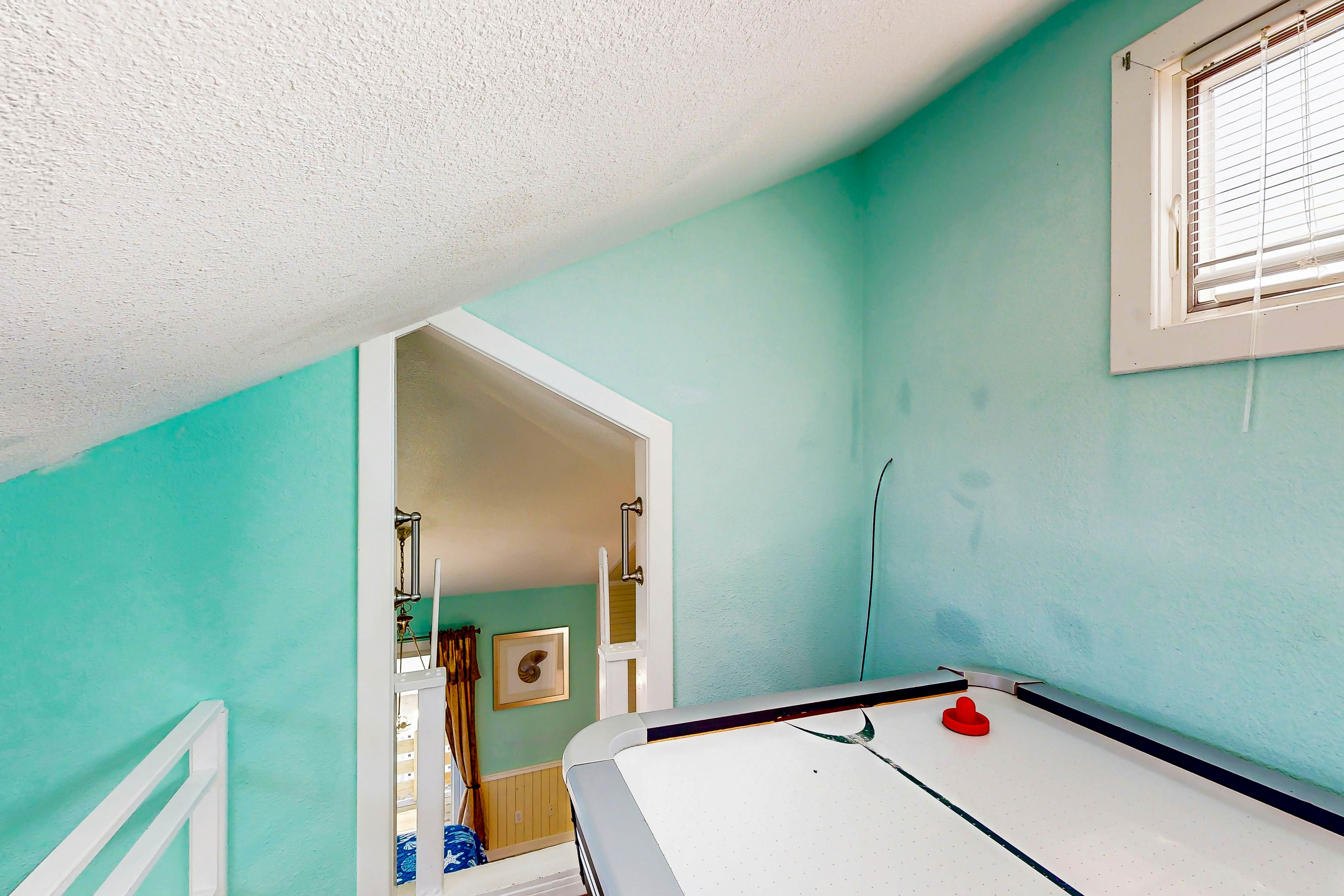 AVHC75 Breakwater  #75-HC