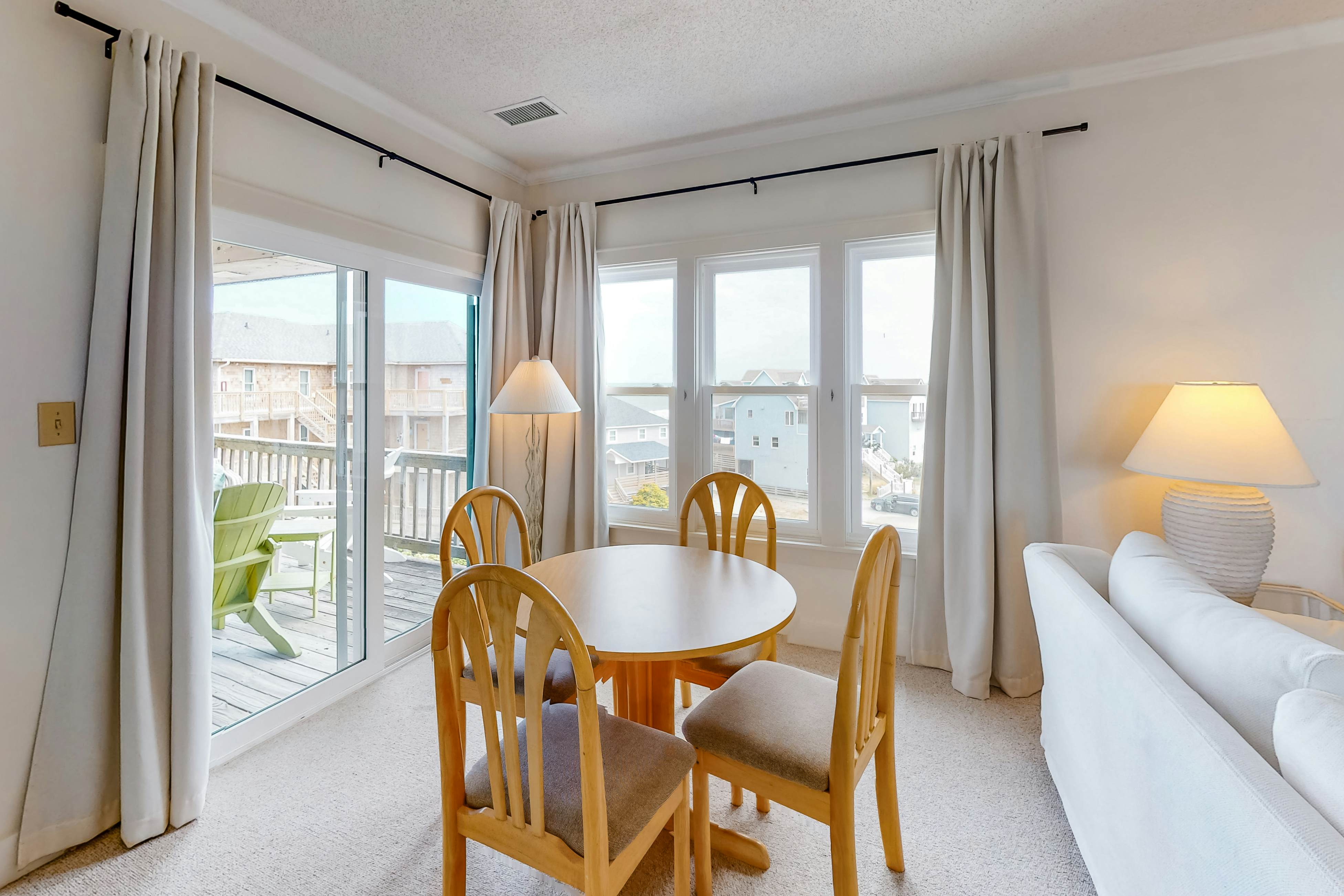 AVIK16 Carried Away #16-IC