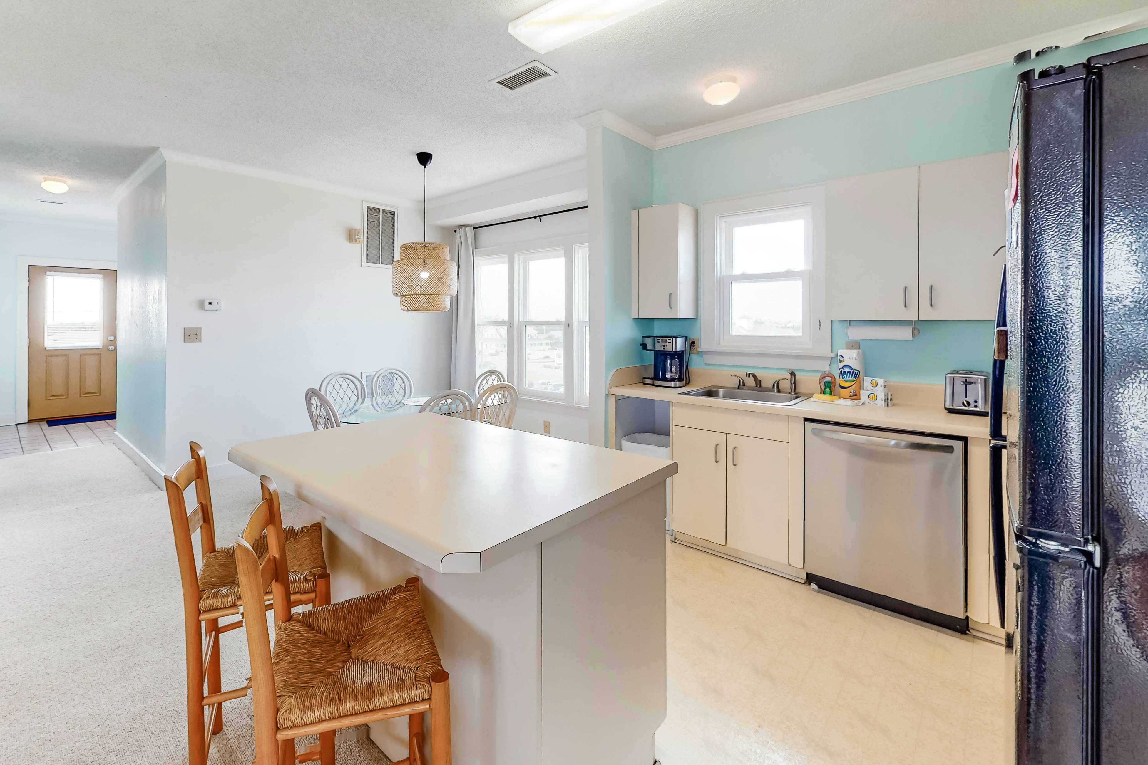 AVIK16 Carried Away #16-IC