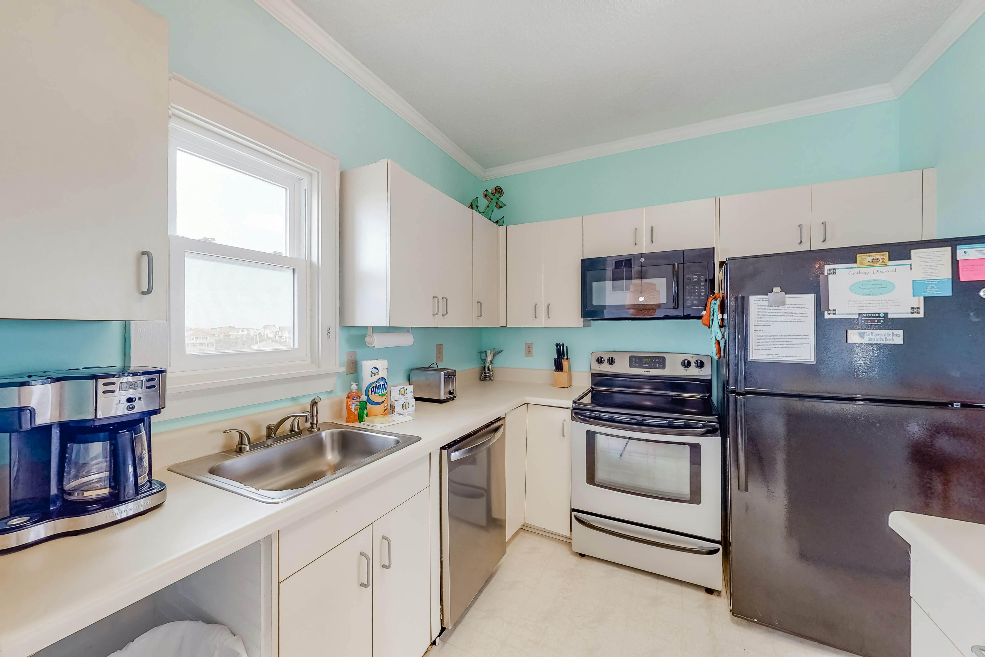 AVIK16 Carried Away #16-IC