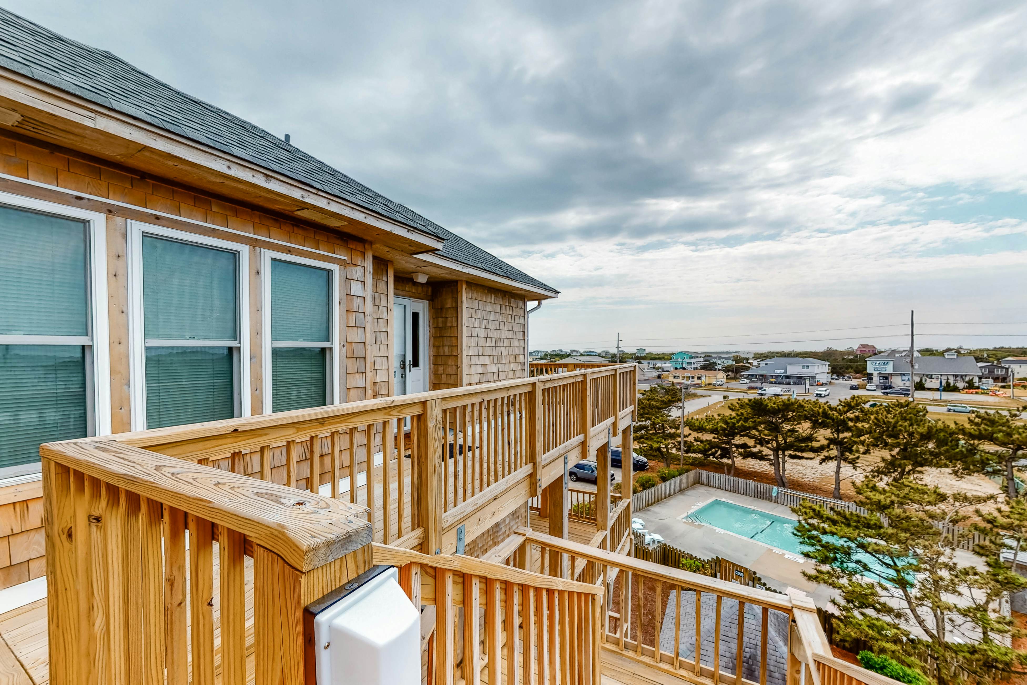 AVIK16 Carried Away #16-IC