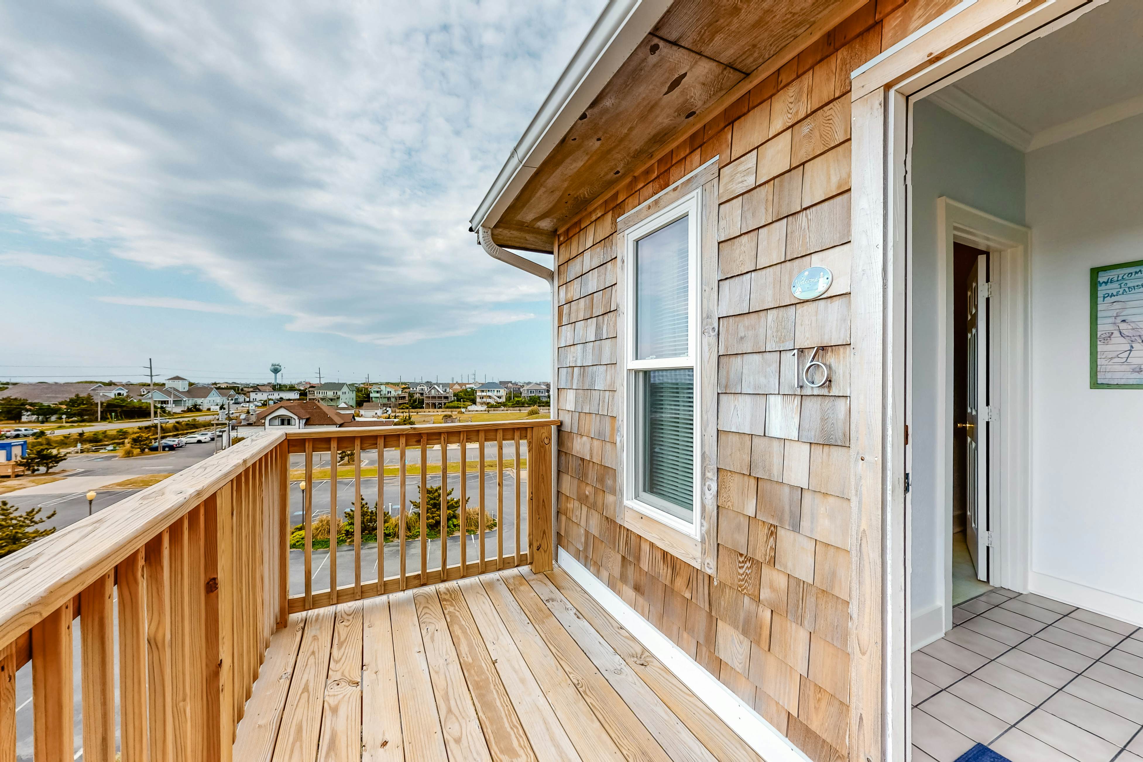 AVIK16 Carried Away #16-IC