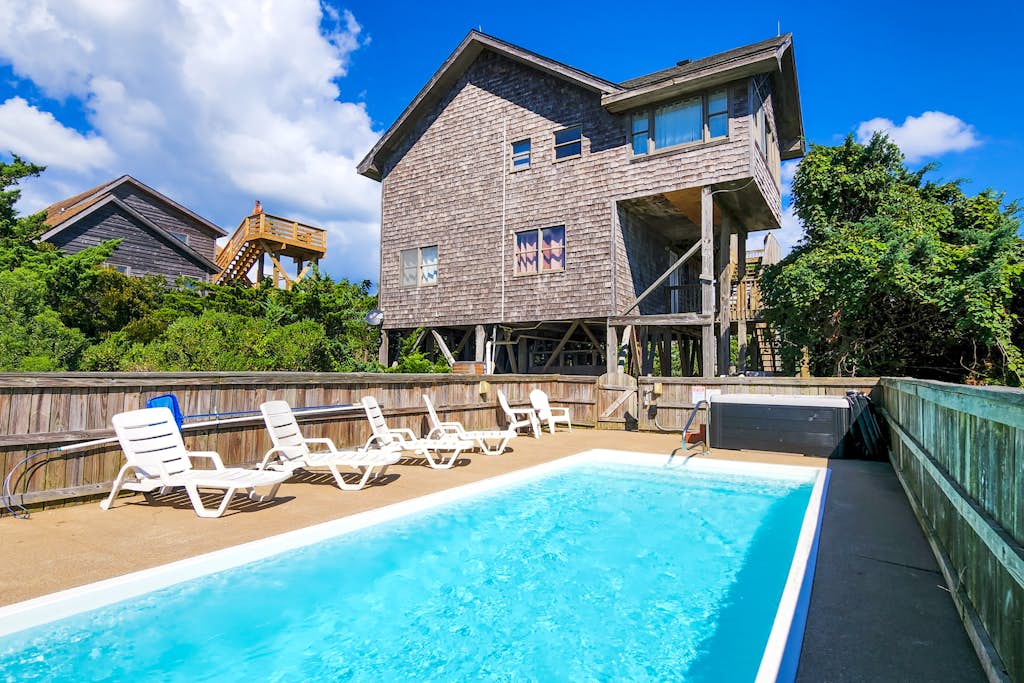 Lovely home with ocean view, beach access, pool, hot tub, & W/D - dog-friendly