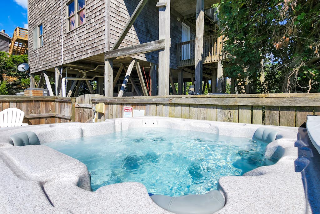 Lovely home with ocean view, beach access, pool, hot tub, & W/D - dog-friendly