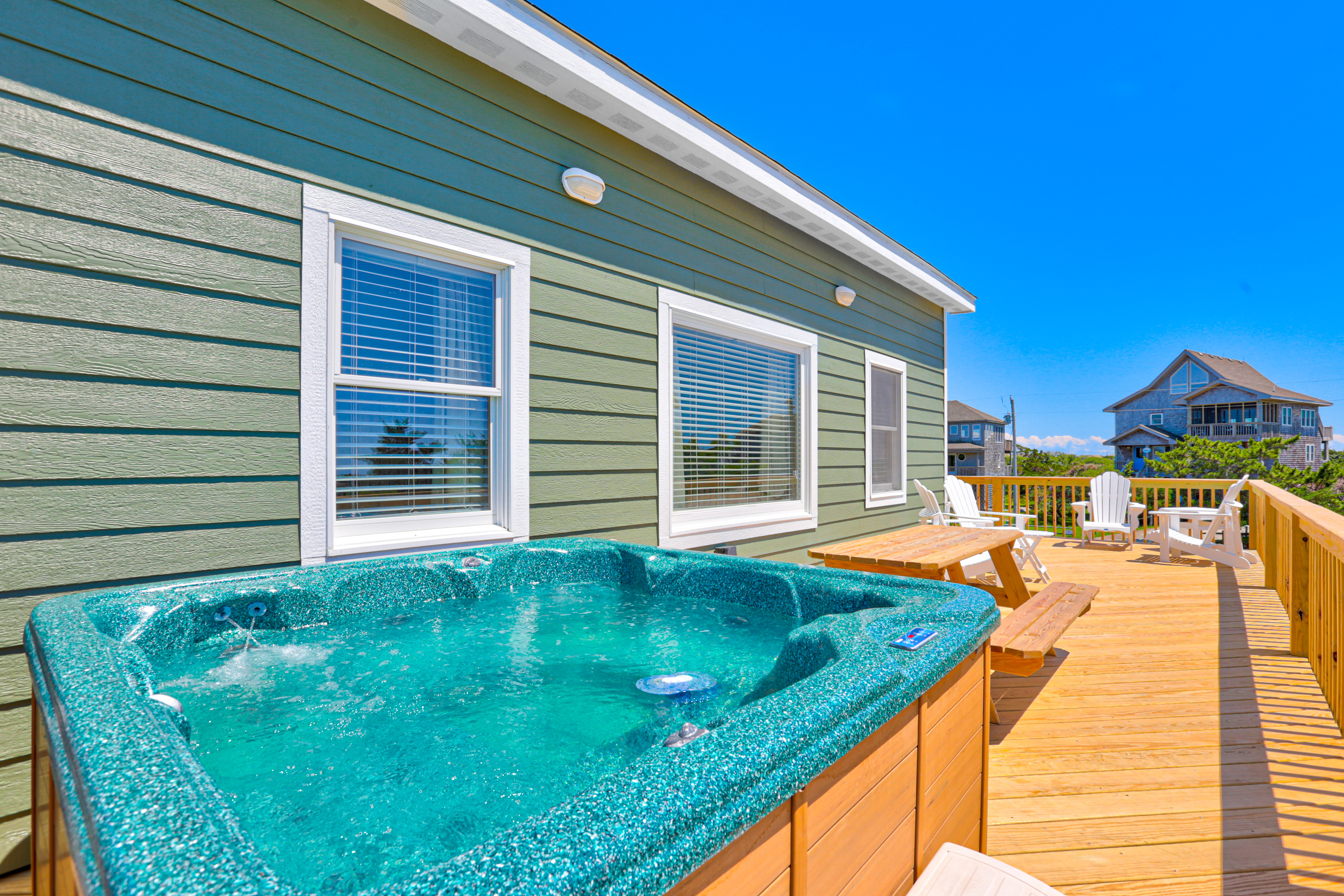 Askins Creek Cottage:Waterfront, Private Hot Tub, Kayaks