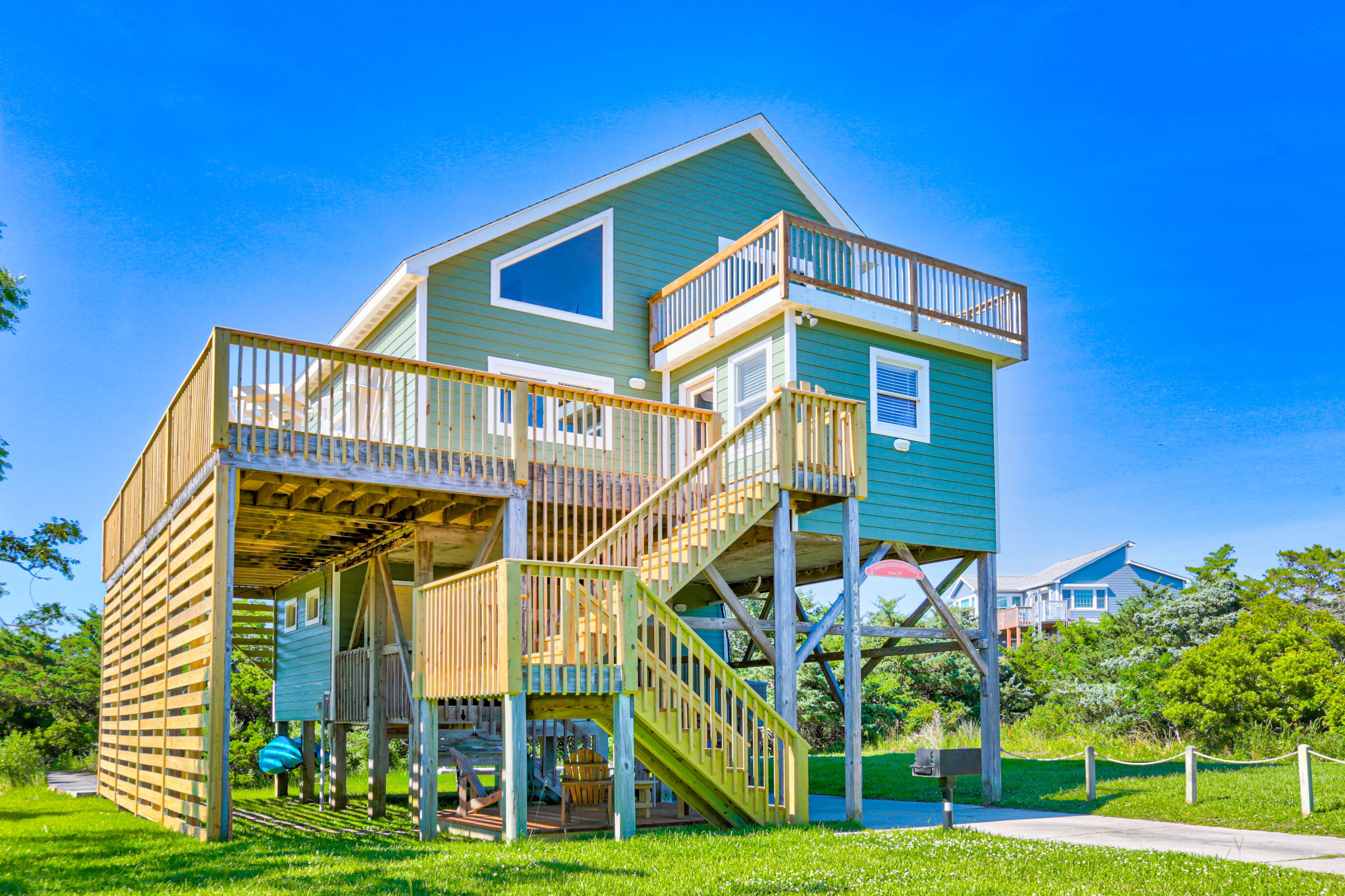 Askins Creek Cottage:Waterfront, Private Hot Tub, Kayaks