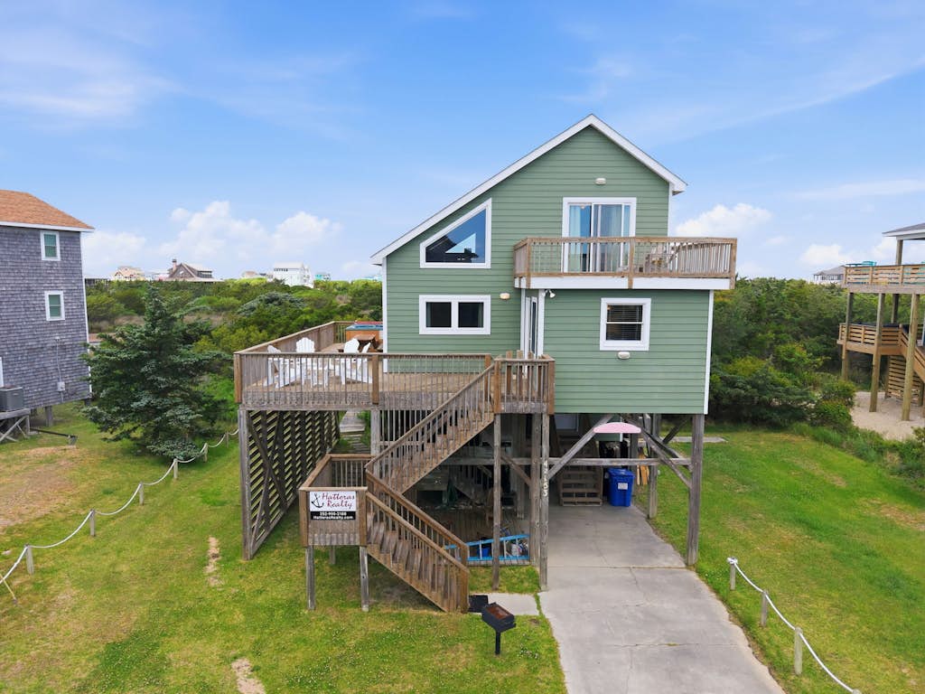 Askins Creek Cottage:Waterfront, Private Hot Tub, Kayaks