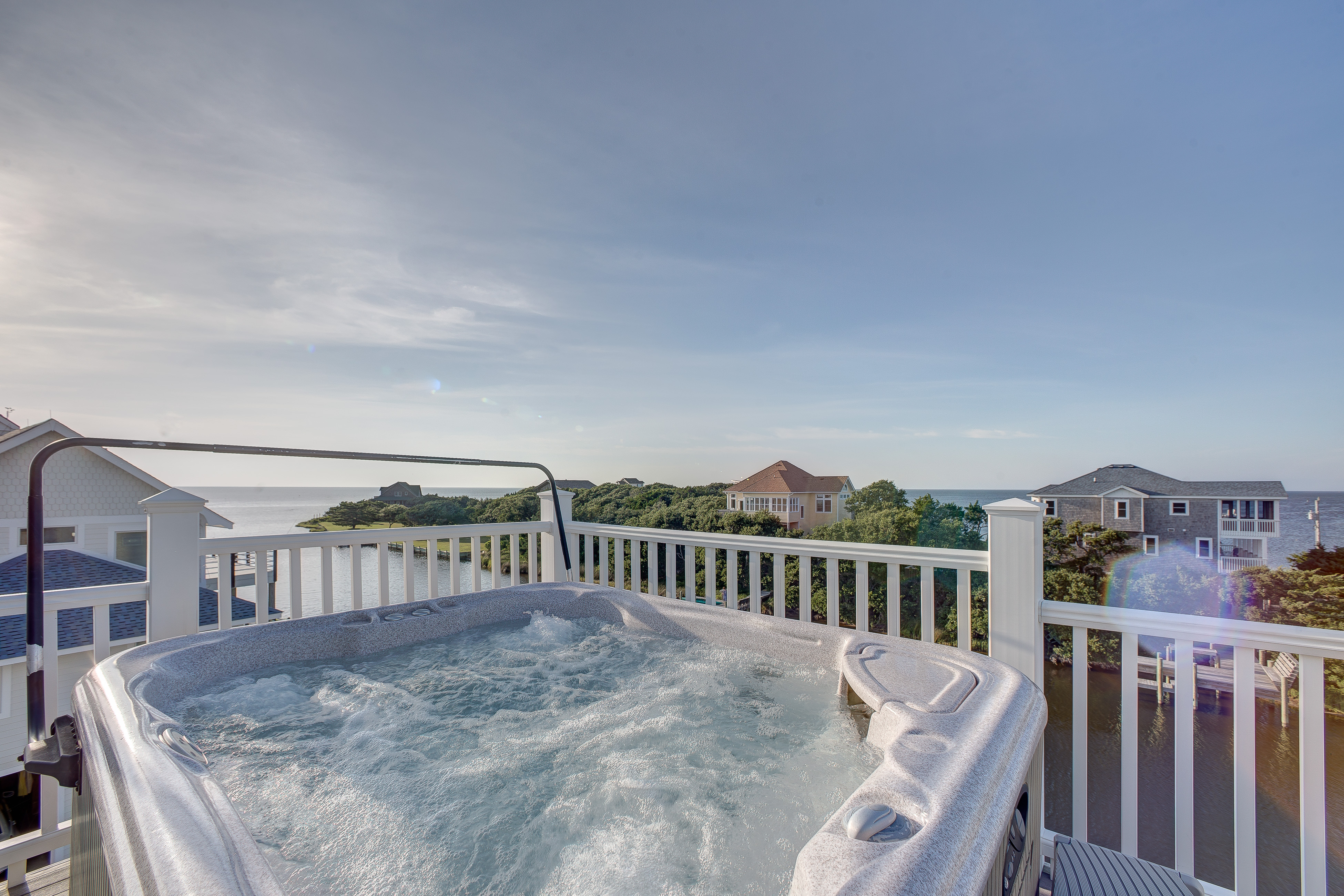 Huge, canal-front home w/private hot tub, WiFi, central AC, washer & dryer, dock