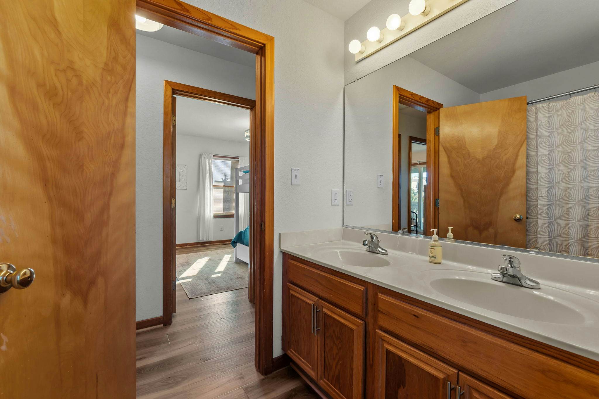 WV12 Holiday Beach House