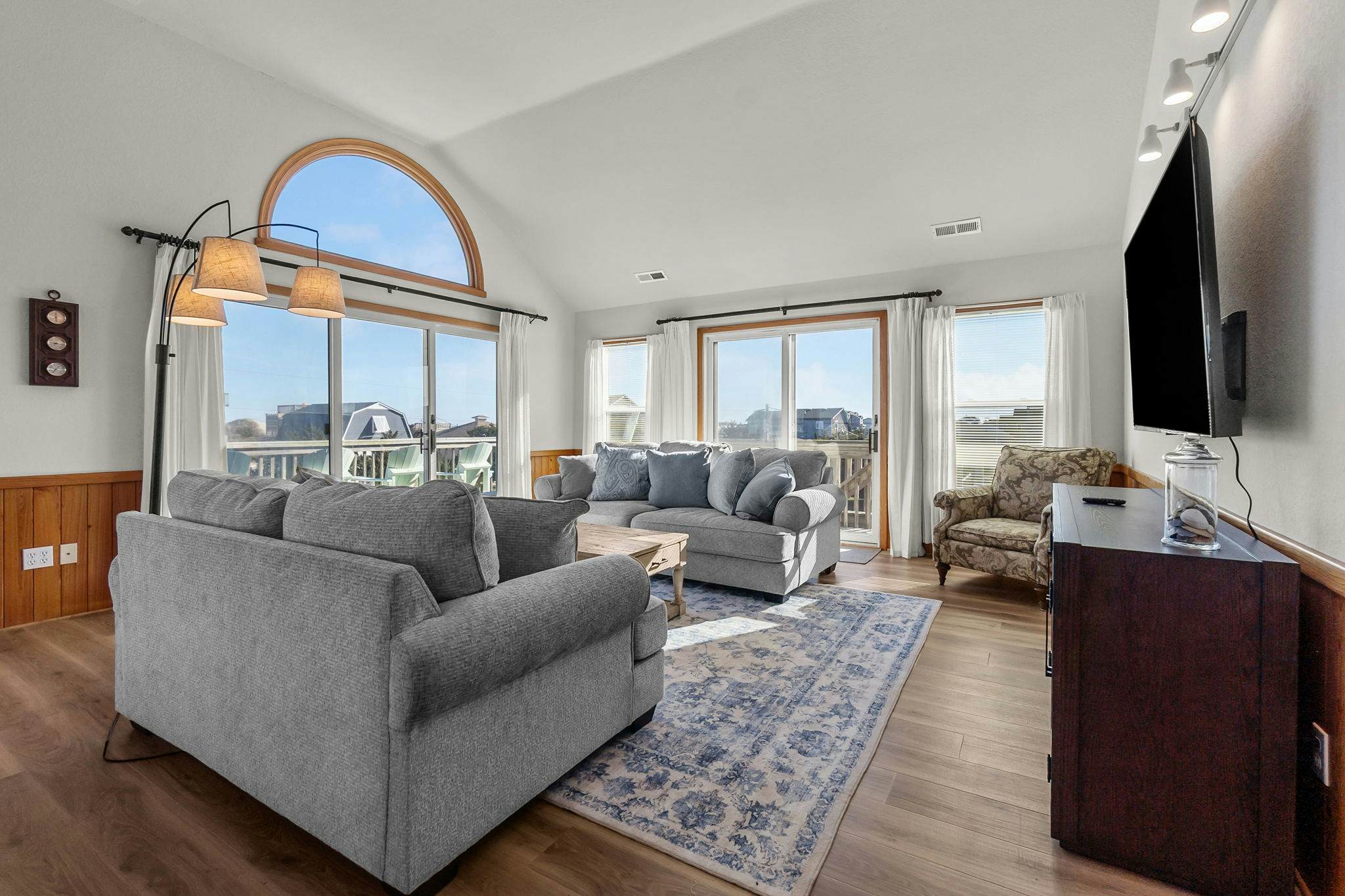 WV12 Holiday Beach House