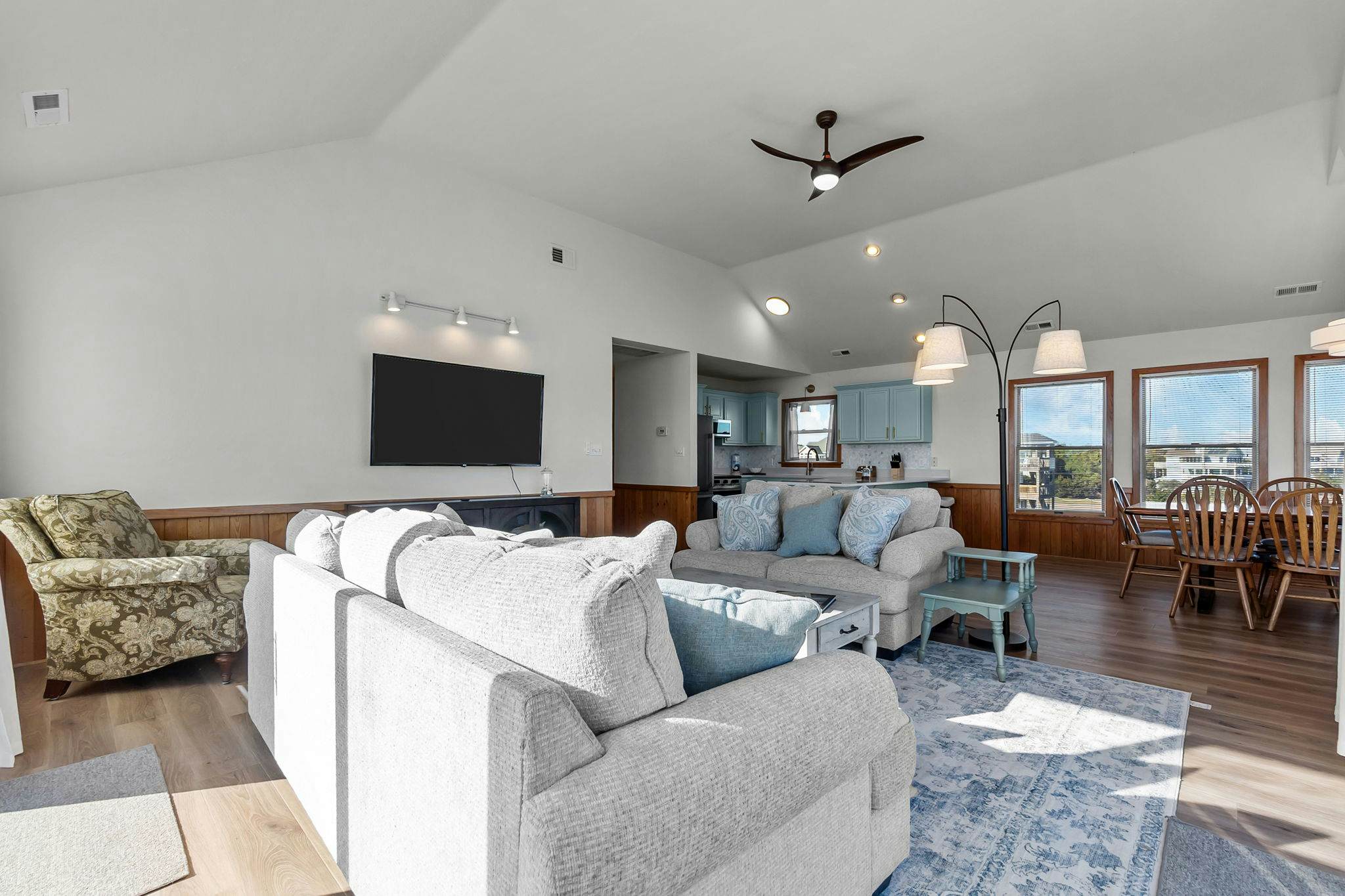 WV12 Holiday Beach House