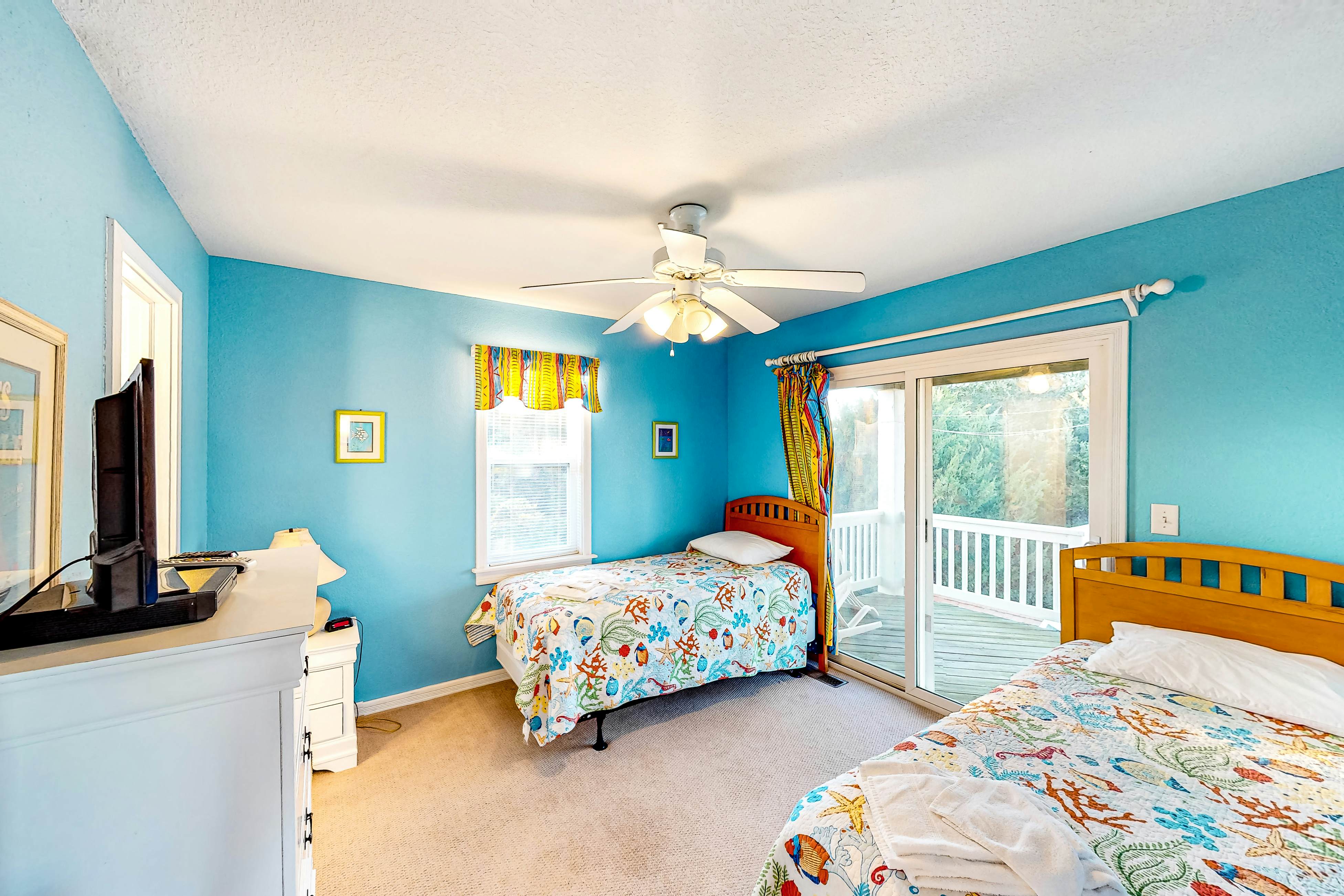 AVWKS101 Under The Boardwalk