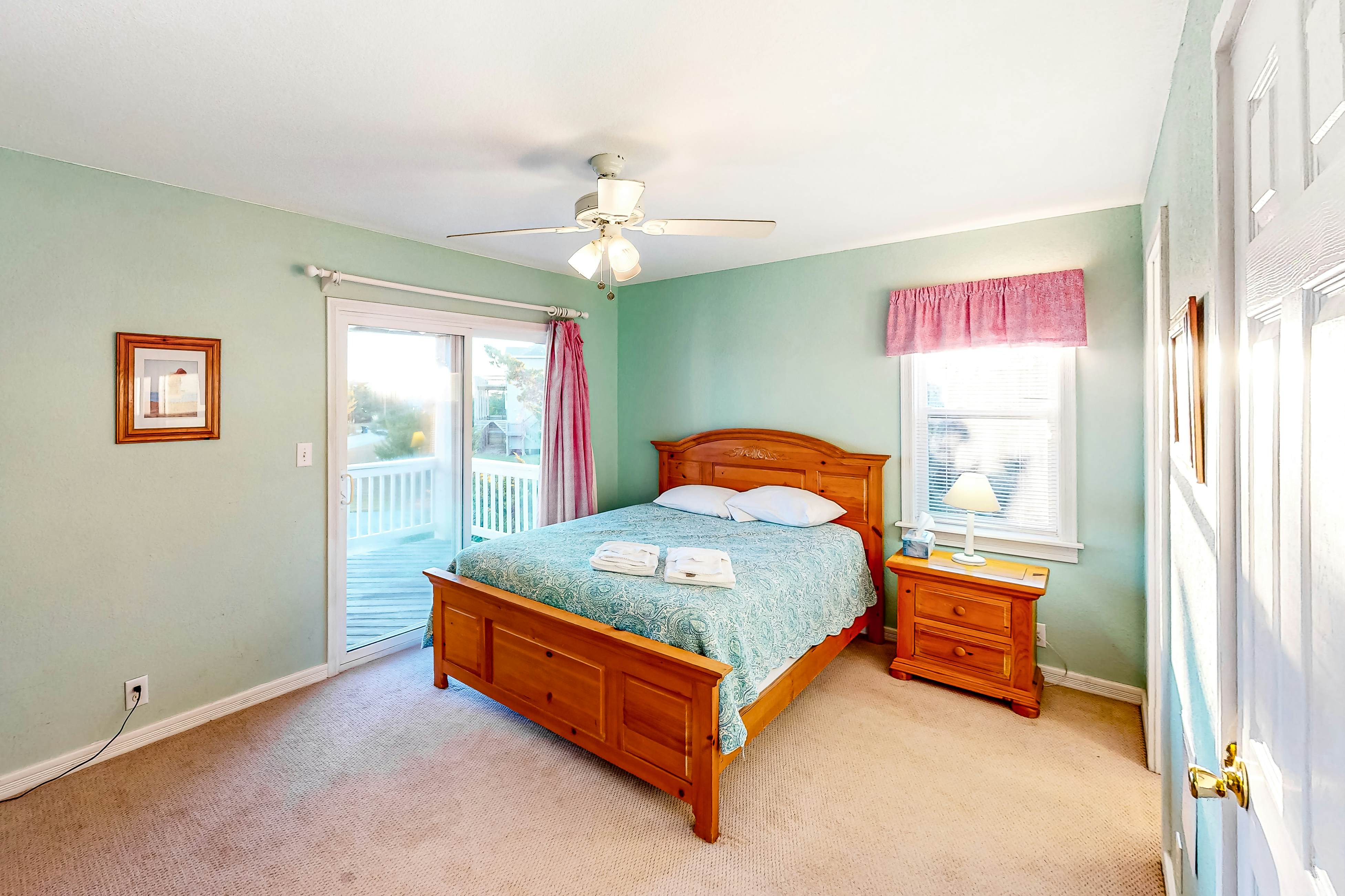 AVWKS101 Under The Boardwalk