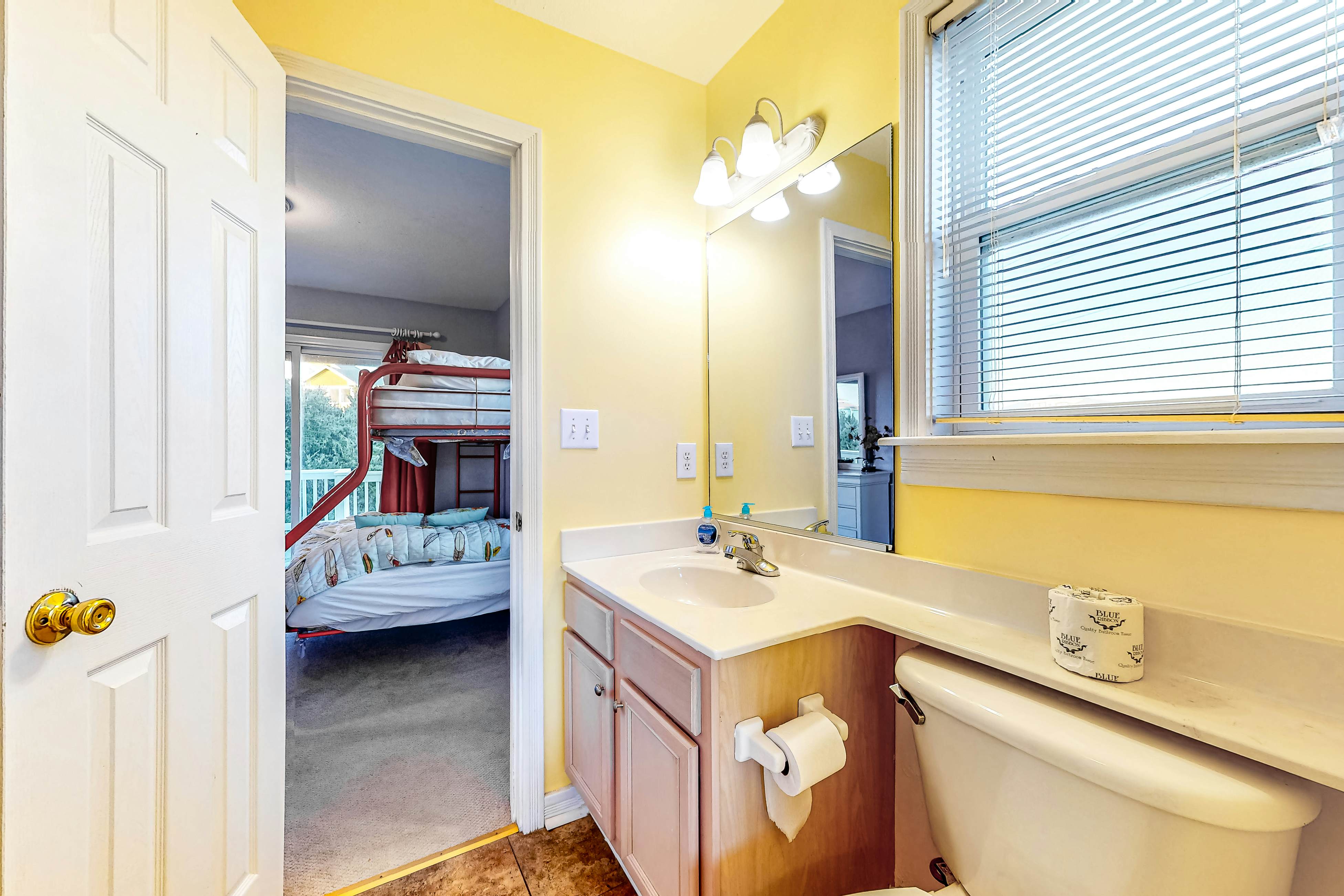 AVWKS101 Under The Boardwalk