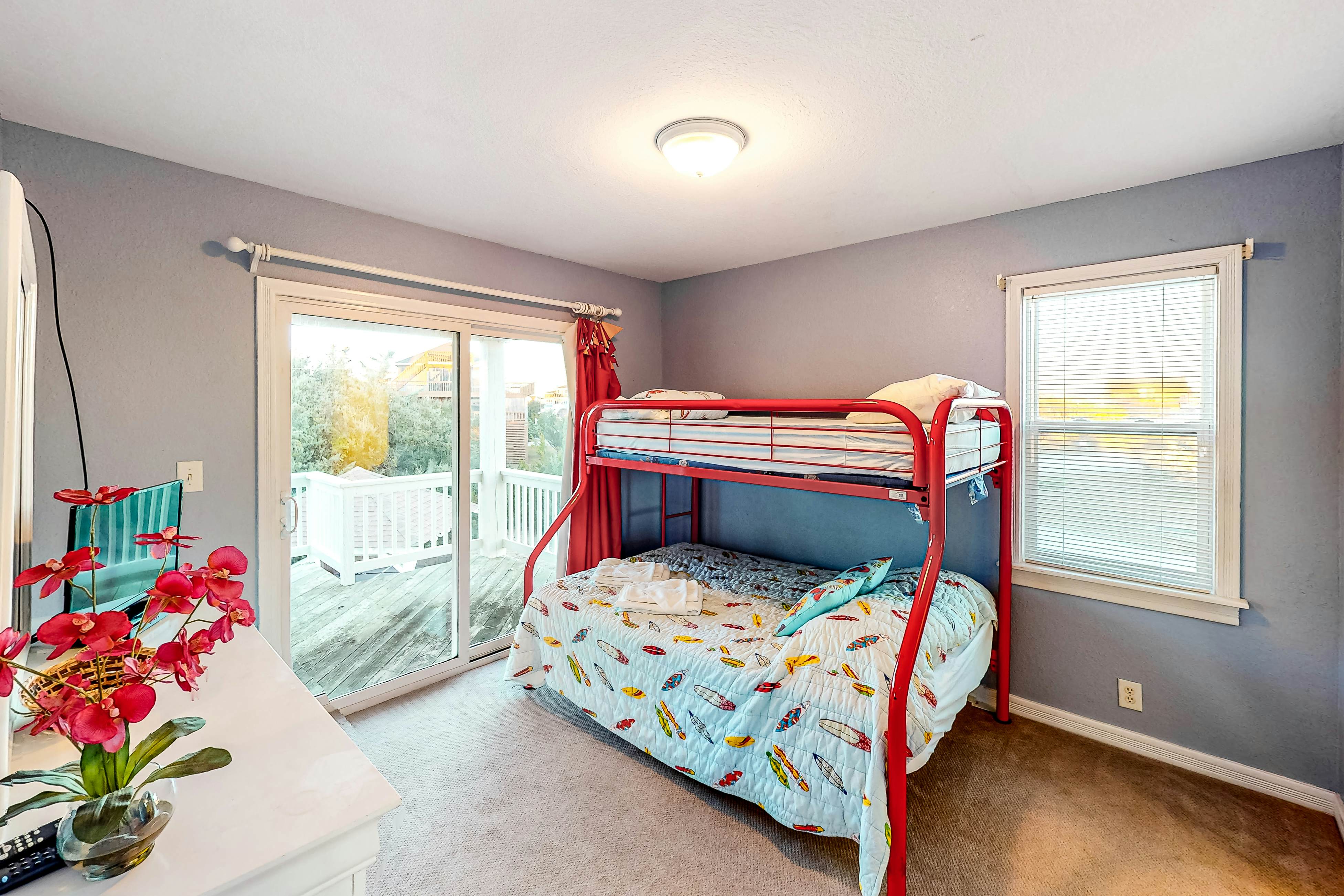 AVWKS101 Under The Boardwalk