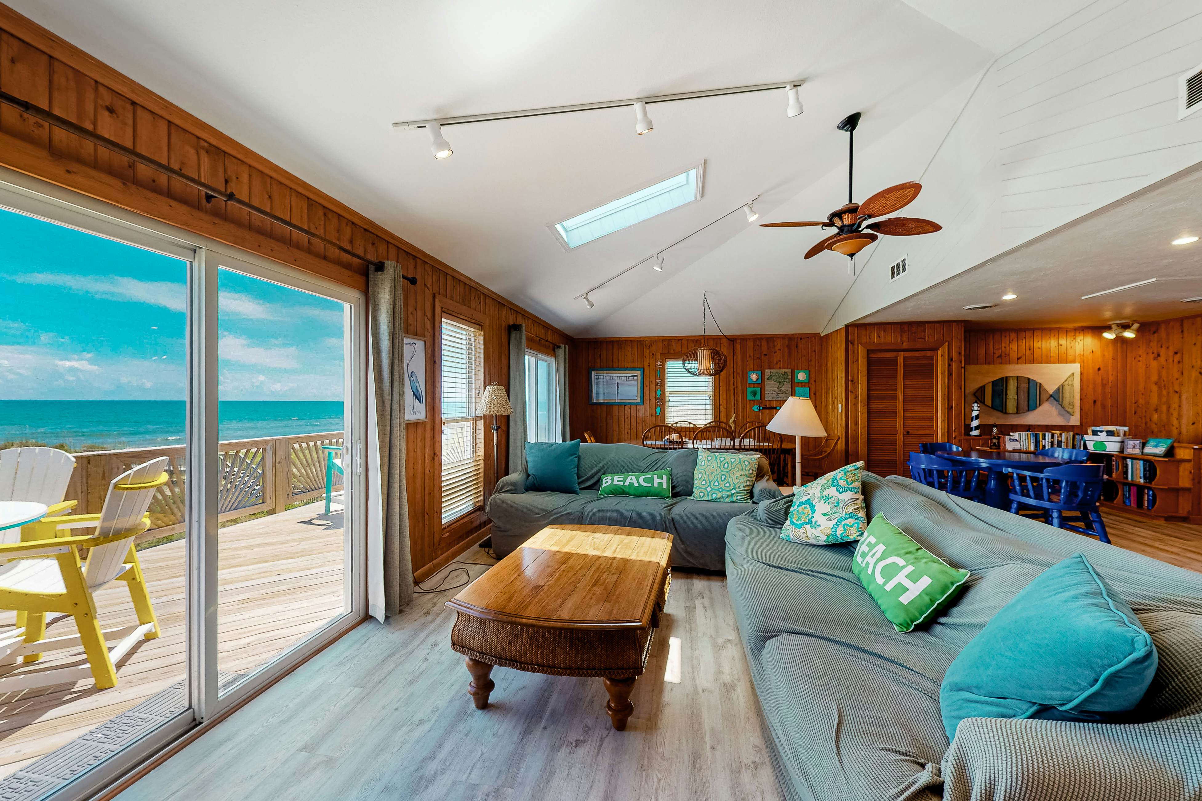 FO224 Dolphin Watch 224