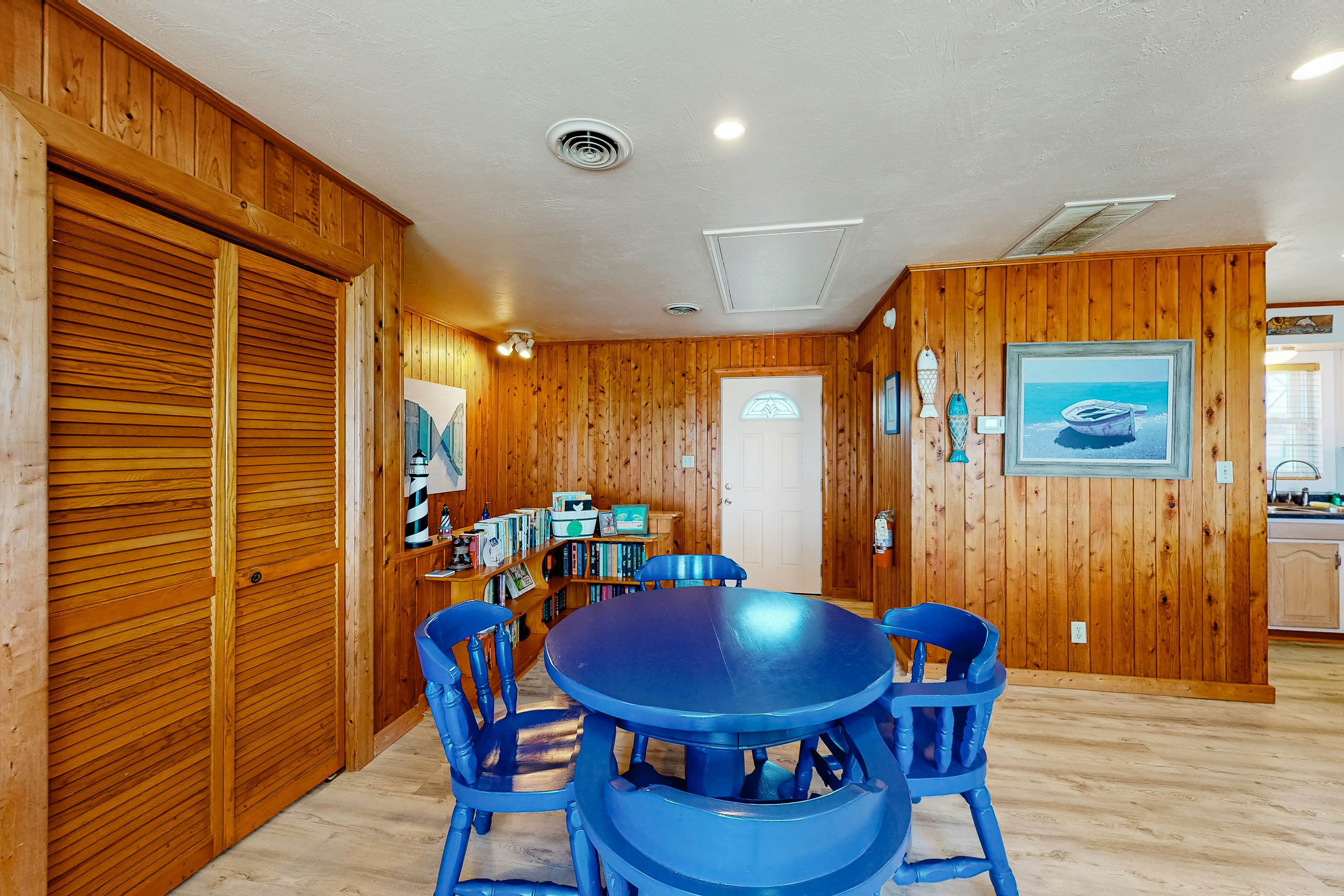 FO224 Dolphin Watch 224