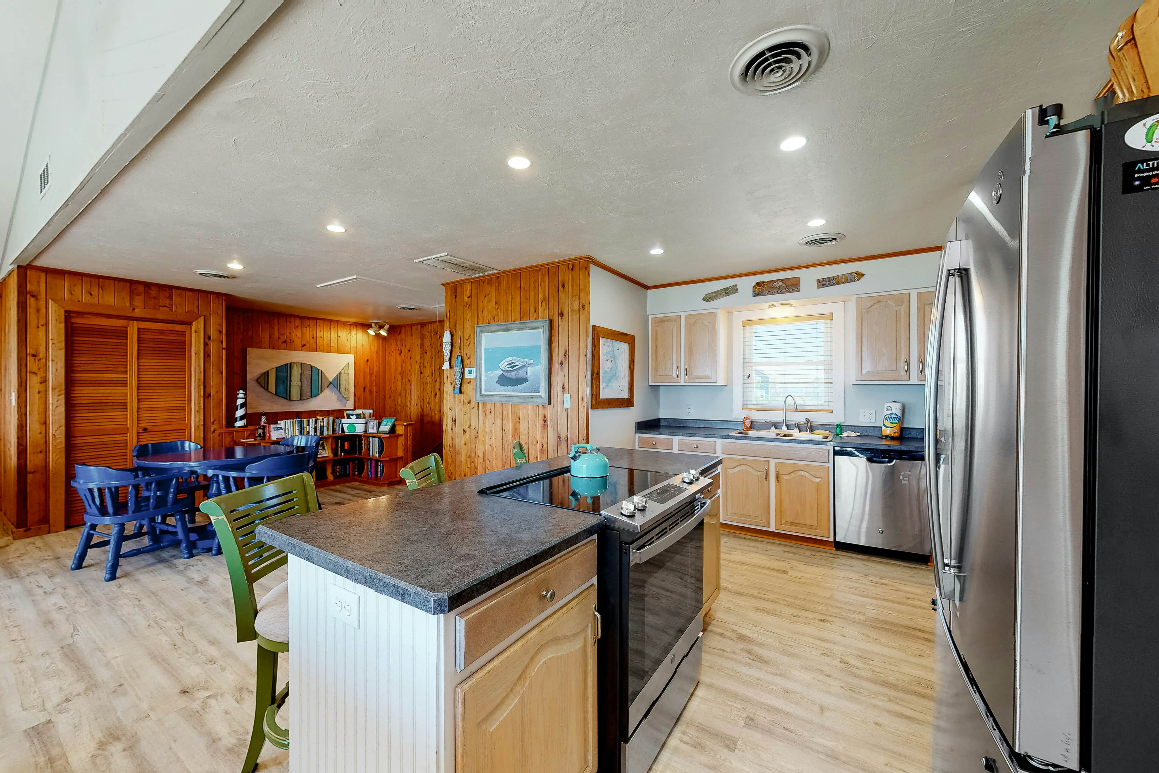 FO224 Dolphin Watch 224