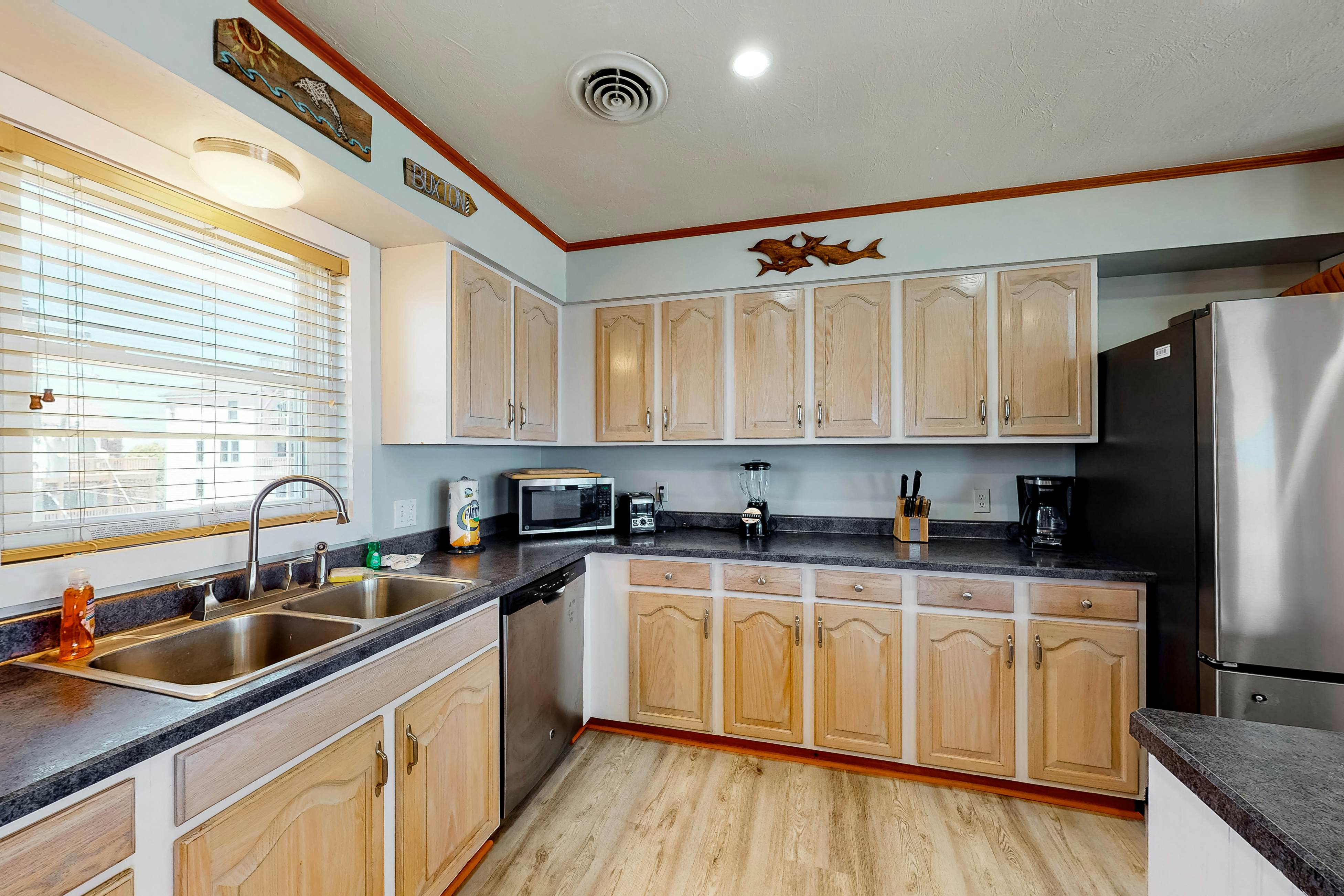 FO224 Dolphin Watch 224