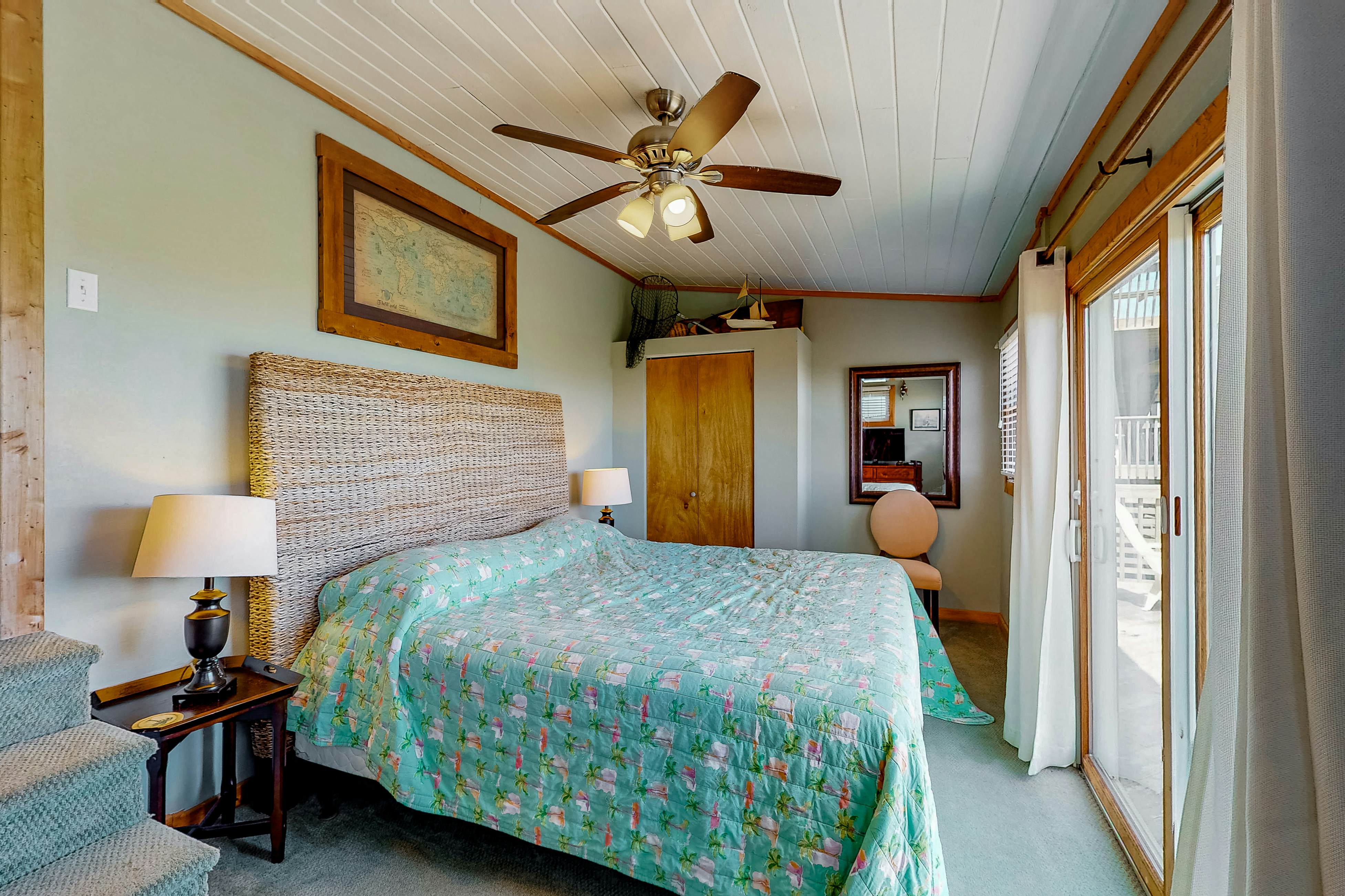 FO224 Dolphin Watch 224