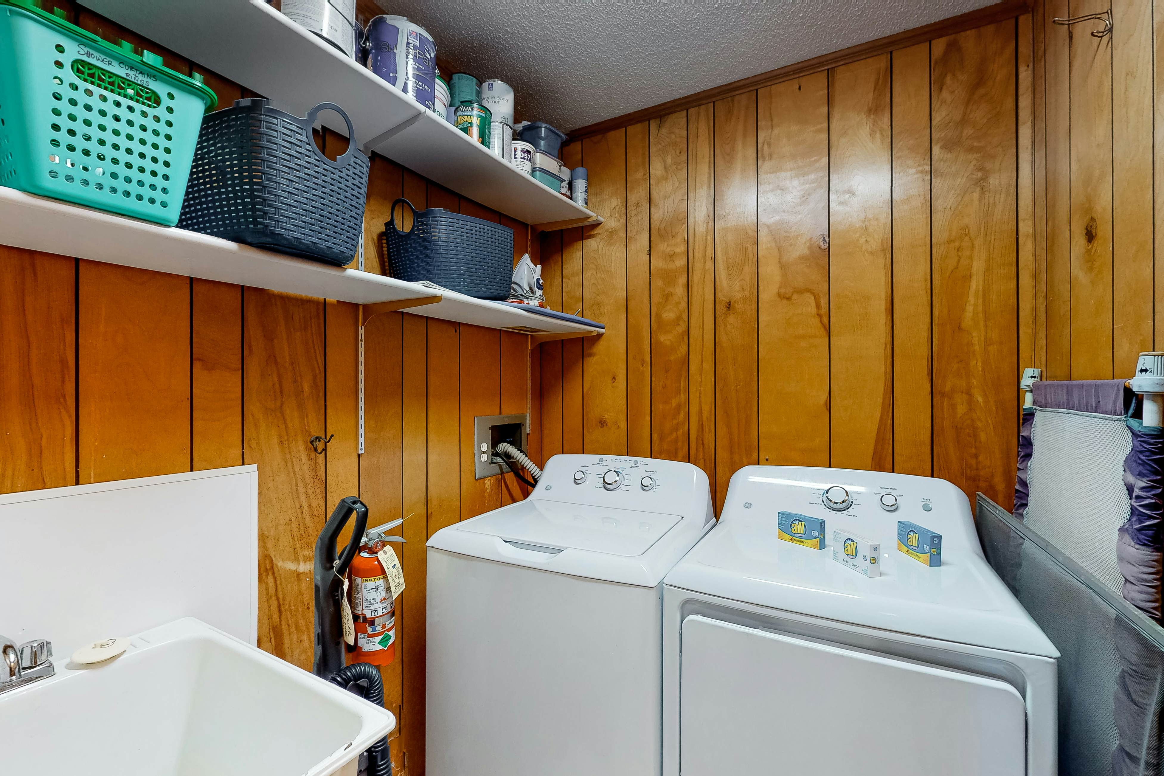 FO224 Dolphin Watch 224