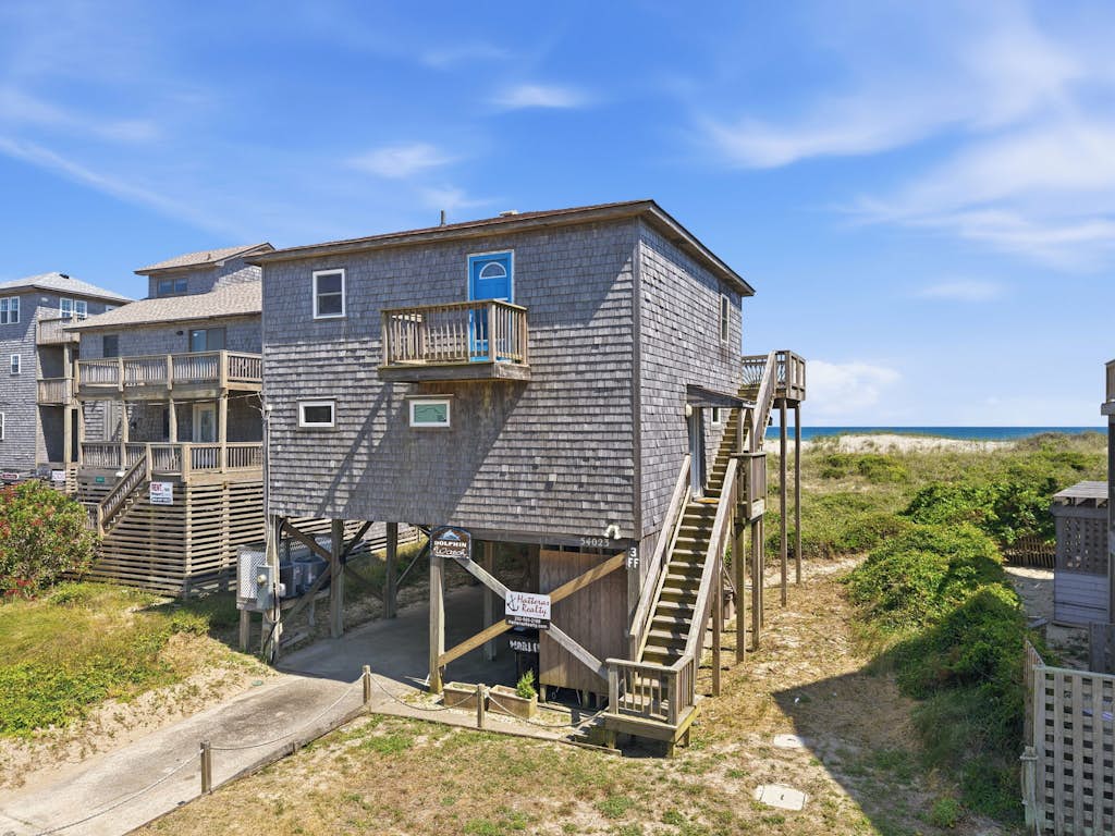 Oceanfront home with 2-tier deck, beach access & sunrise views - 2 dogs welcome