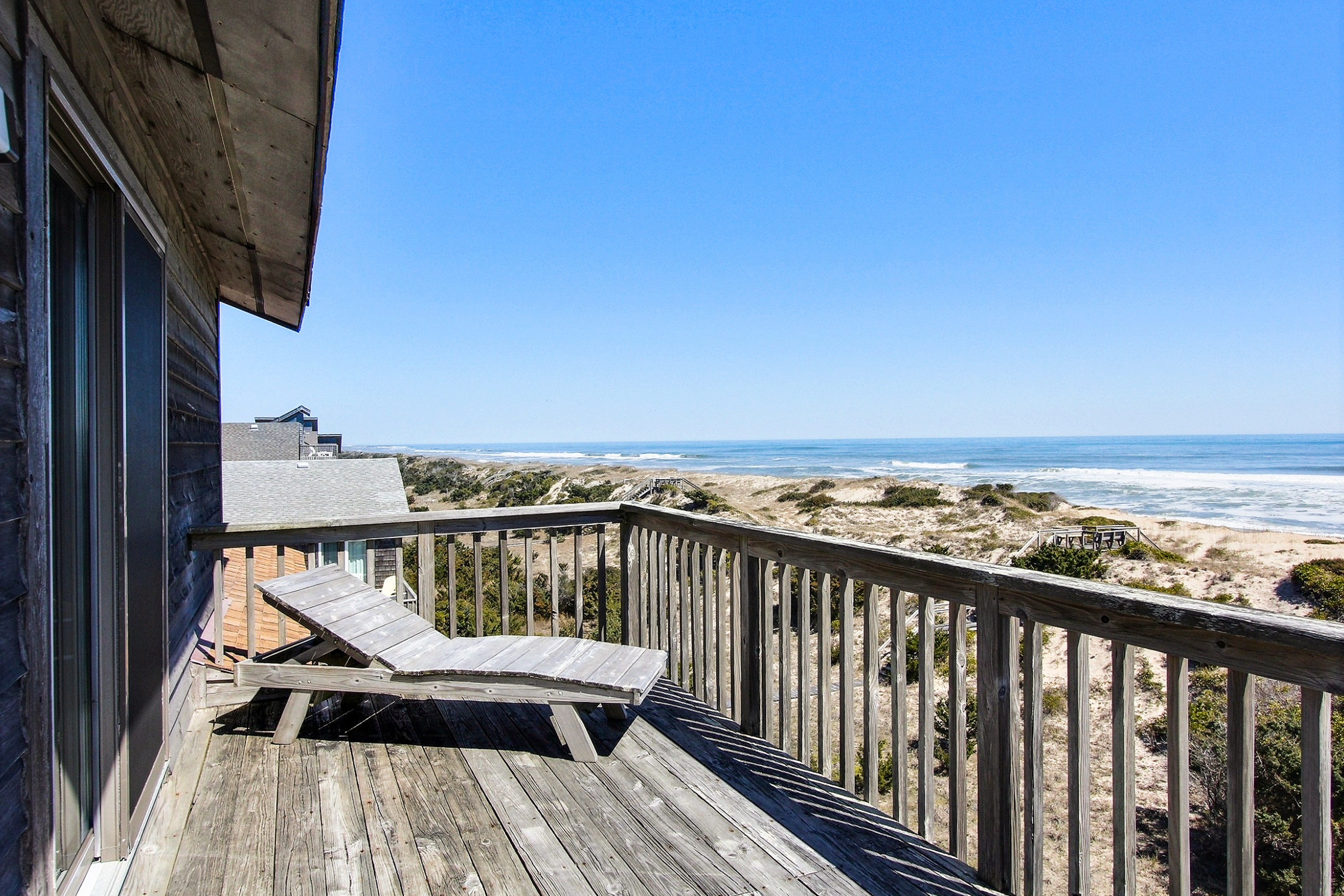 Charming, Oceanfront Home w/Free WiFi, Private Hot Tub, W/D, and Shared Pool
