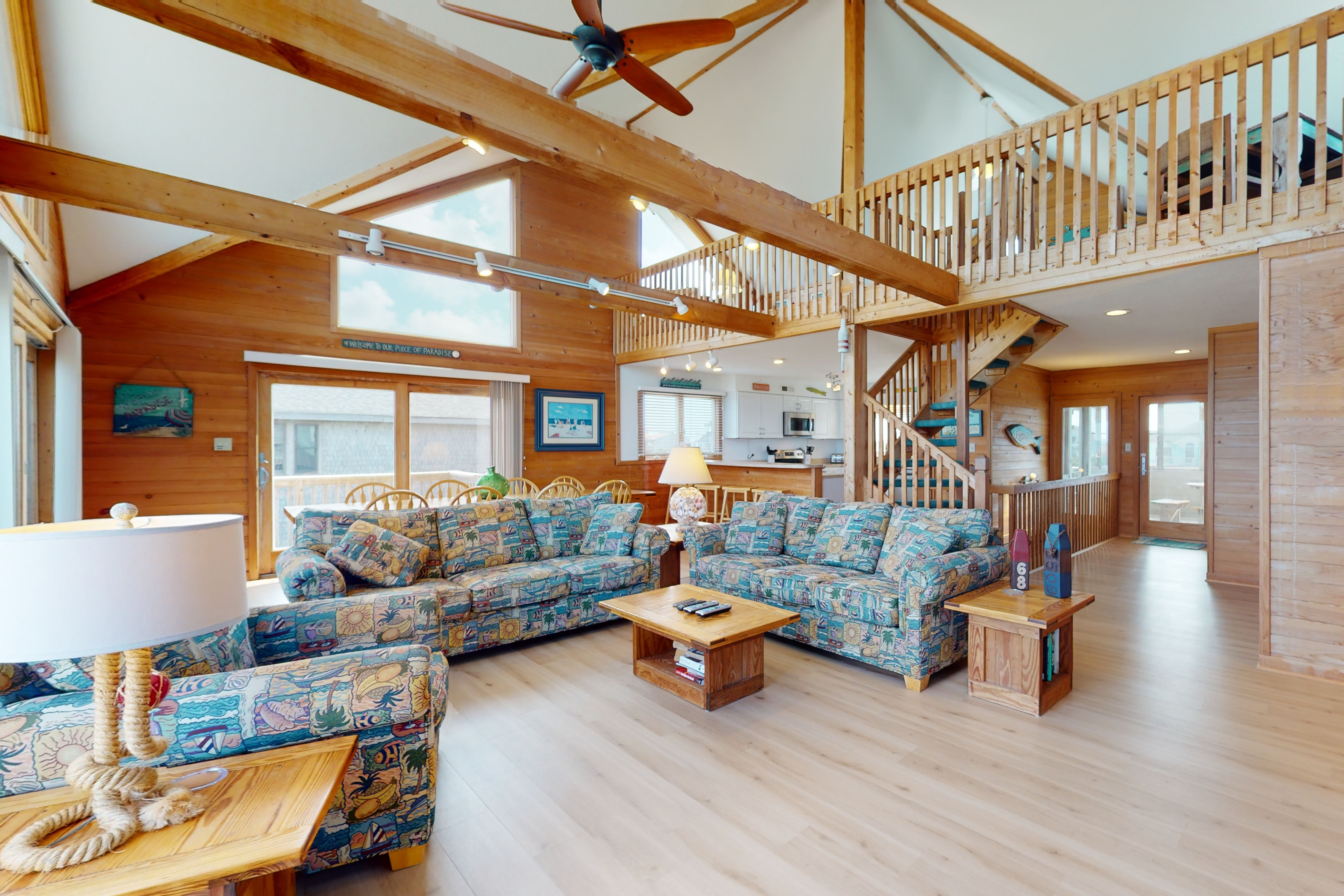 Oceanfront 4 bedroom house w/ AC, ocean view, WiFi, private W/D