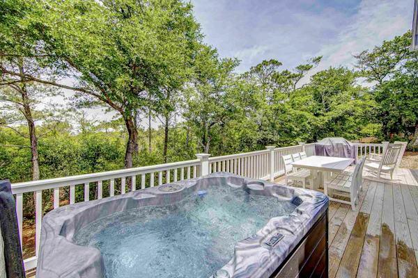 Charming 3BR home in Frisco with Wifi, Full Kitchen and Private Hot Tub