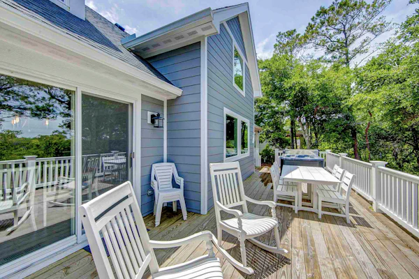 Charming 3BR home in Frisco with Wifi, Full Kitchen and Private Hot Tub