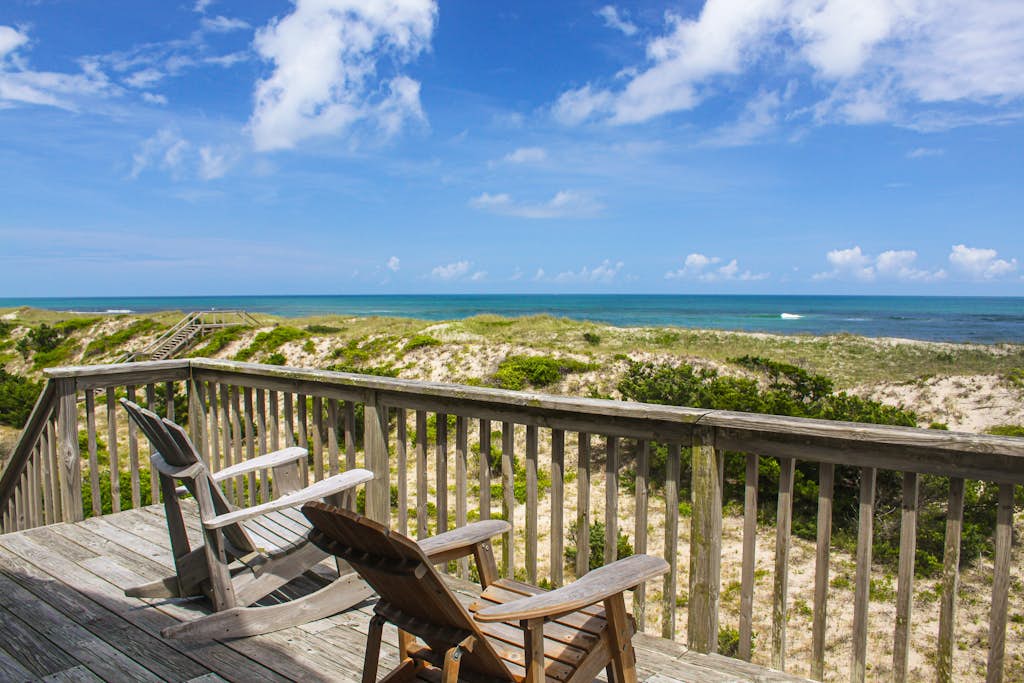 Oceanfront 5 bedroom house w/ ocean view, private W/D, AC, private hot tub