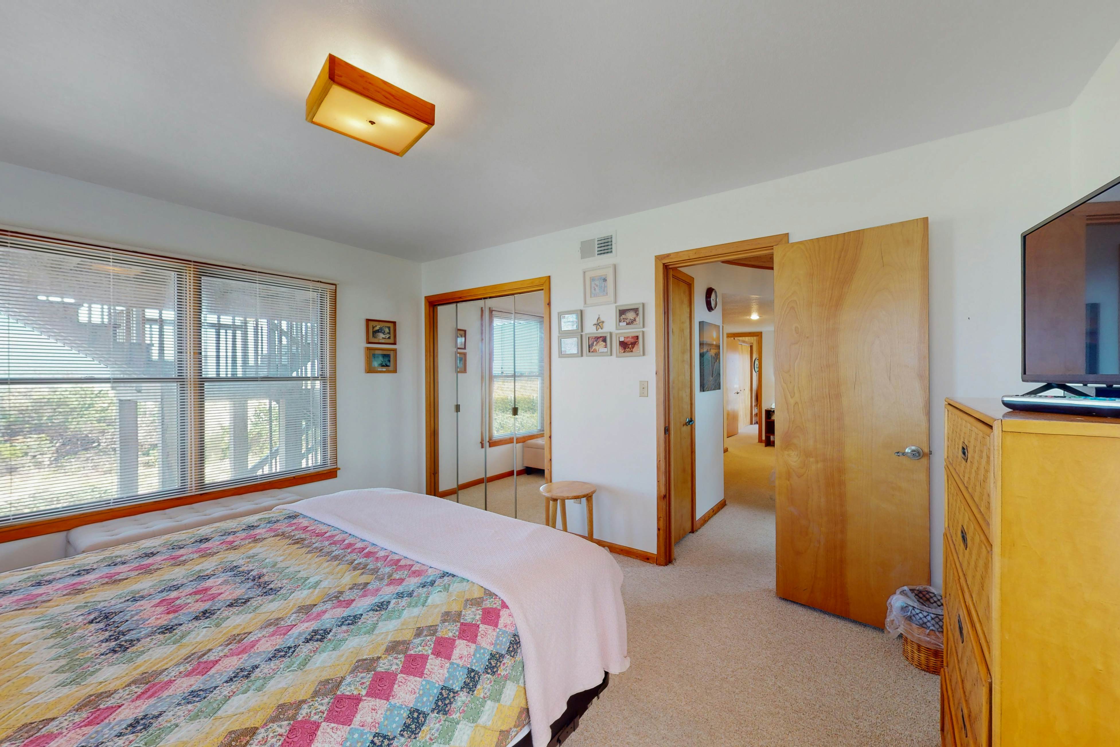 AVKS25 Captain's Quarters  #5-2