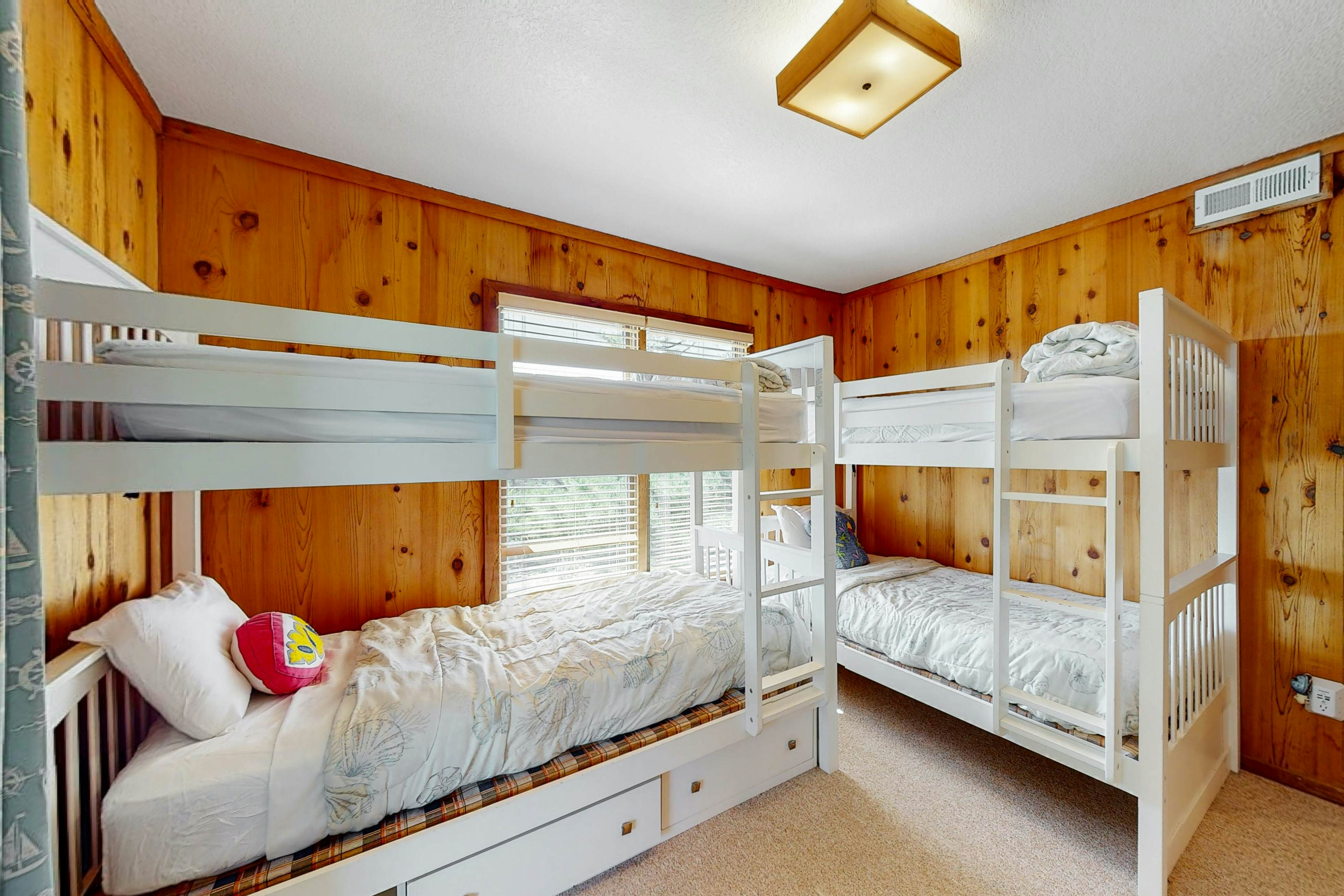 AVKS25 Captain's Quarters  #5-2