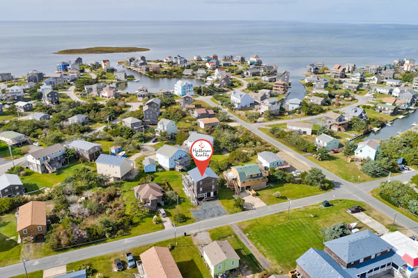 Tarpon Drive Hideaway: dog-friendly duplex with balcony