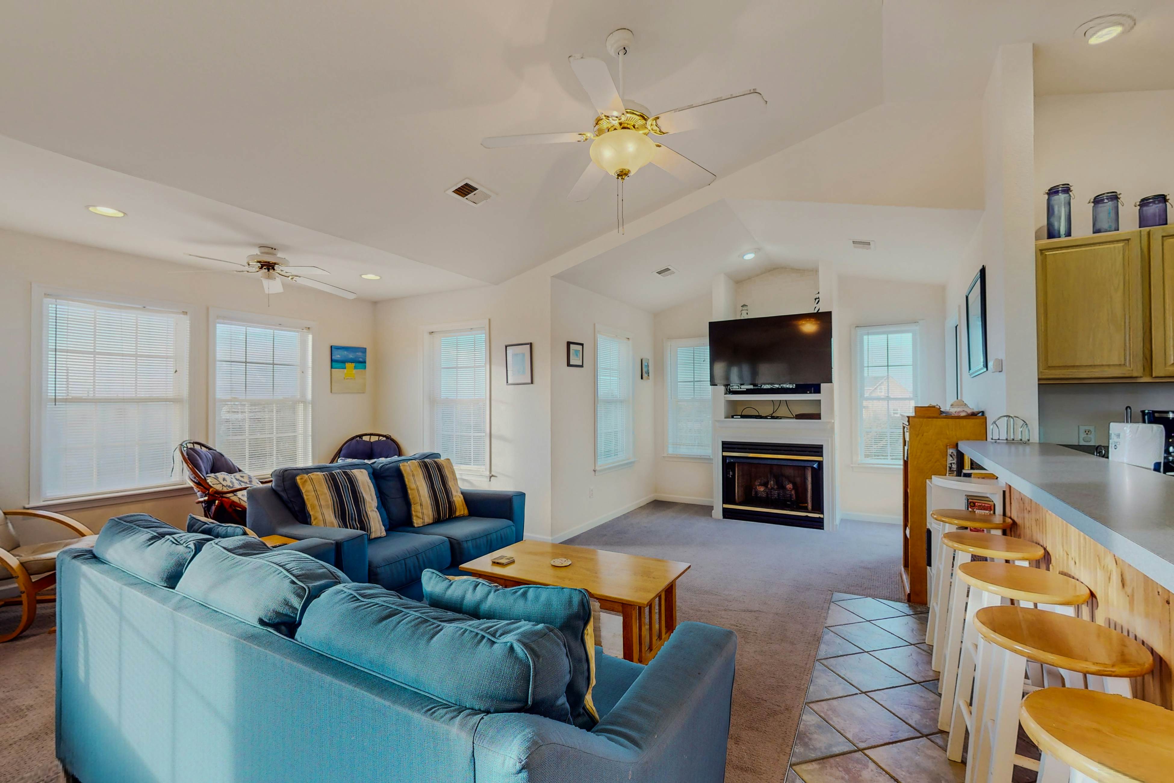 WV06 Breakwater Beach