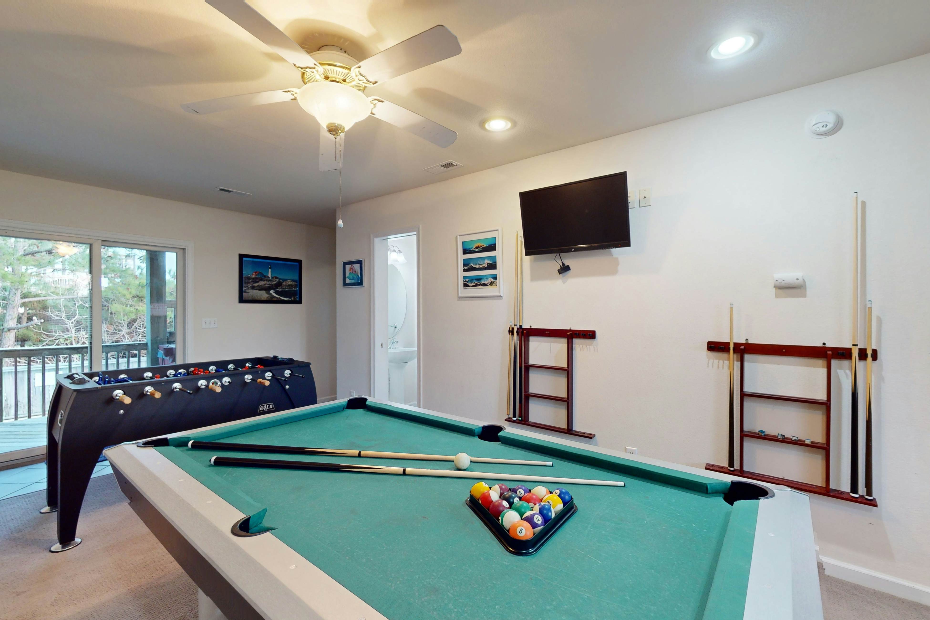 WV06 Breakwater Beach