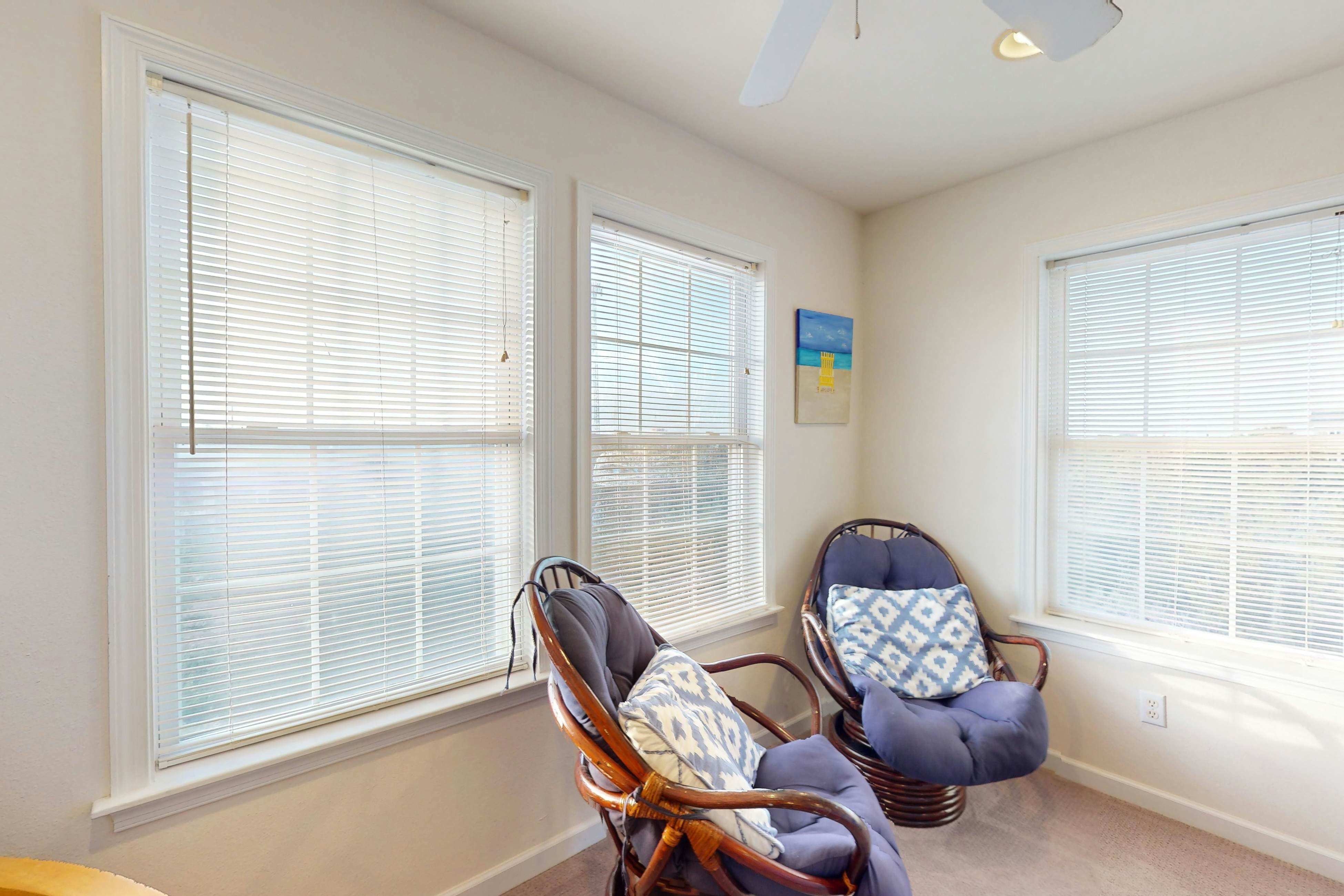 WV06 Breakwater Beach