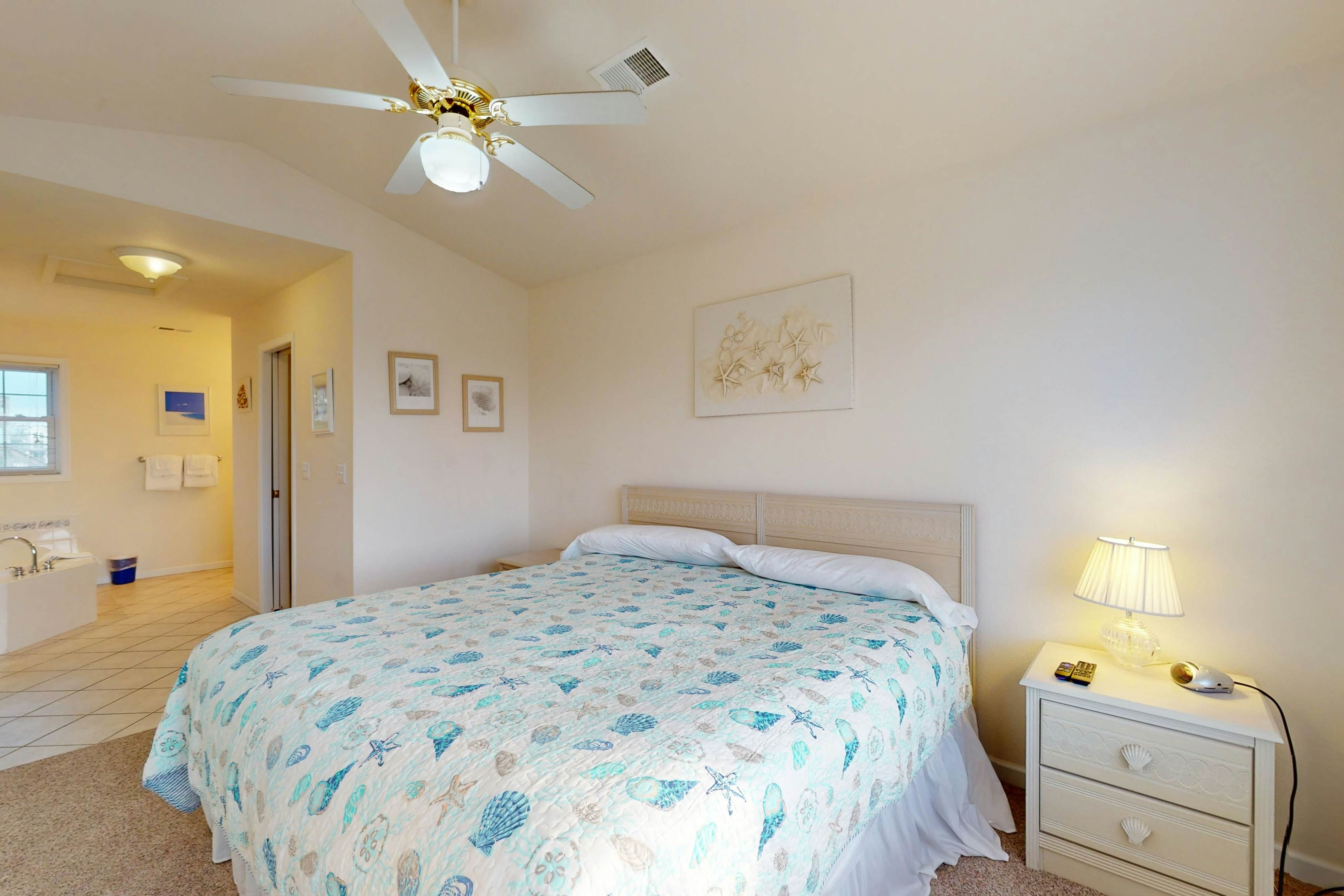 WV06 Breakwater Beach