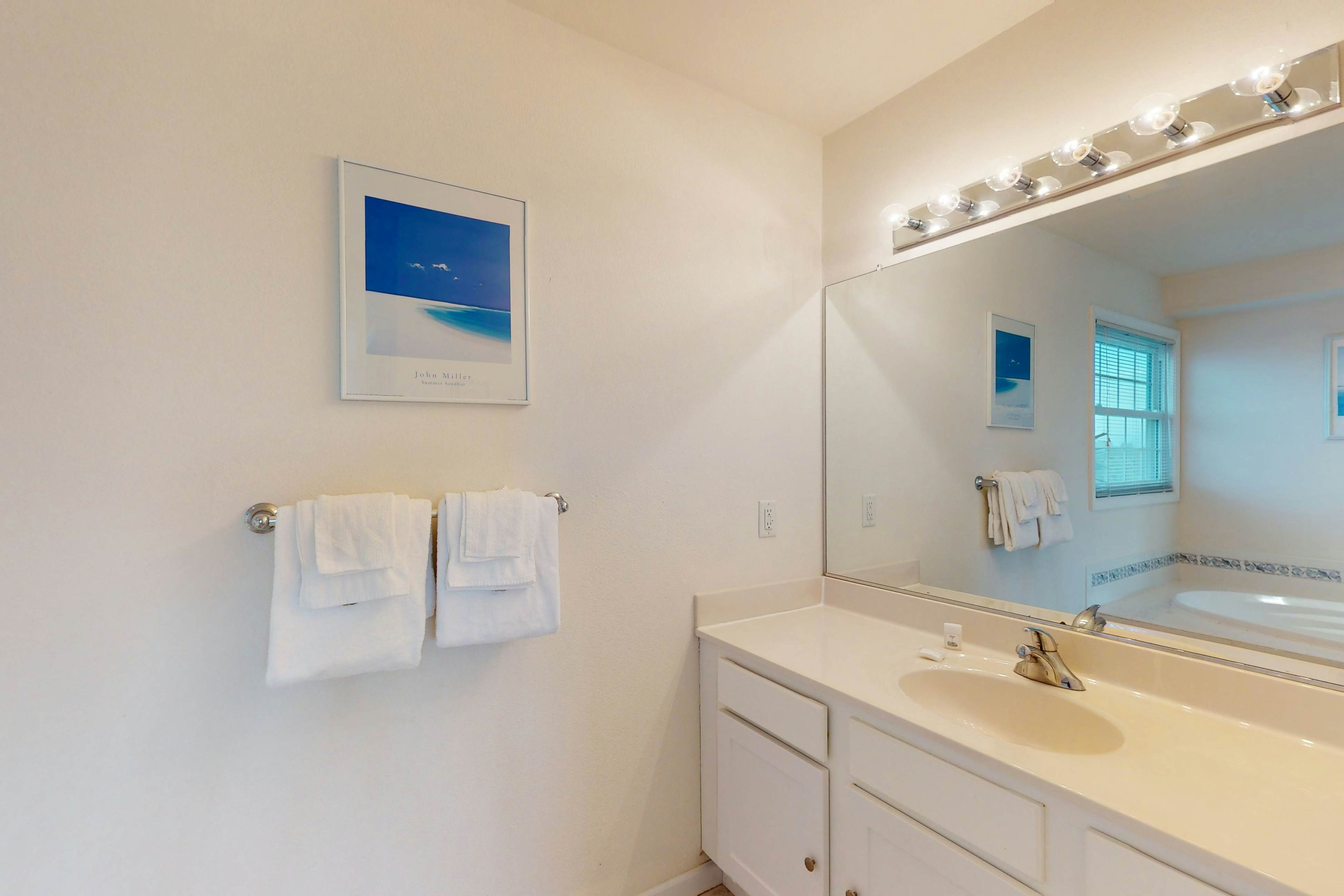 WV06 Breakwater Beach