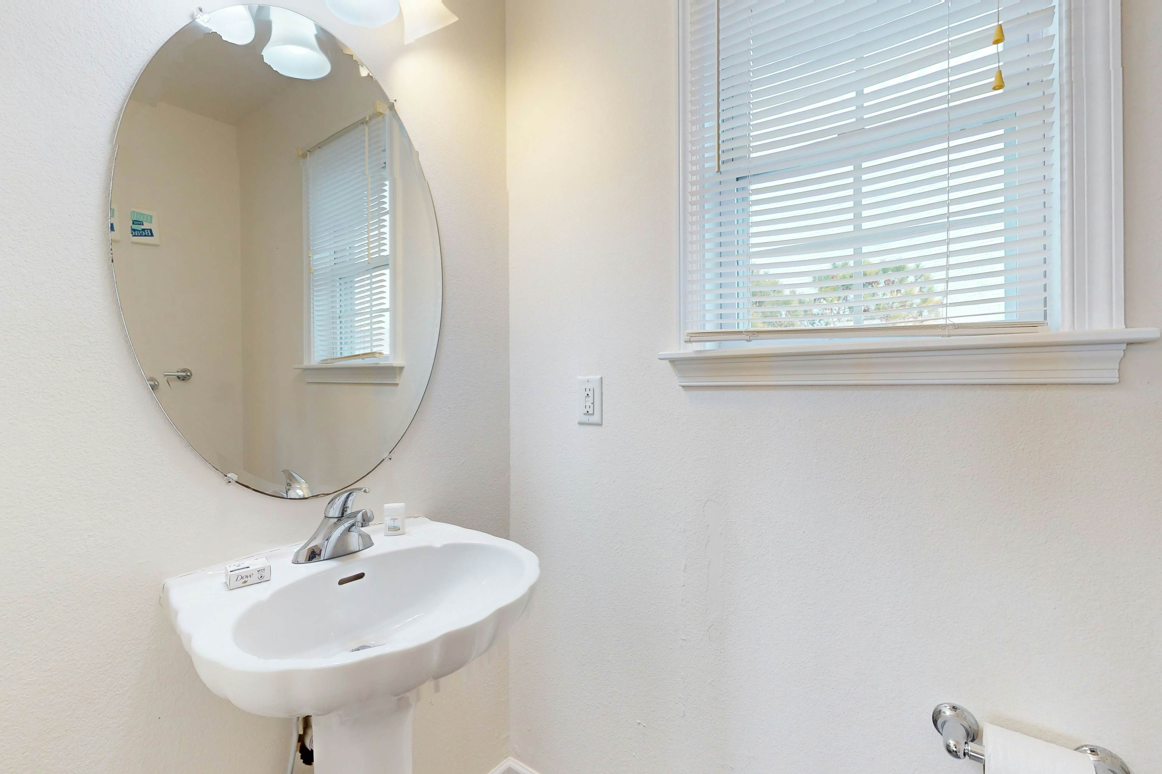 WV06 Breakwater Beach