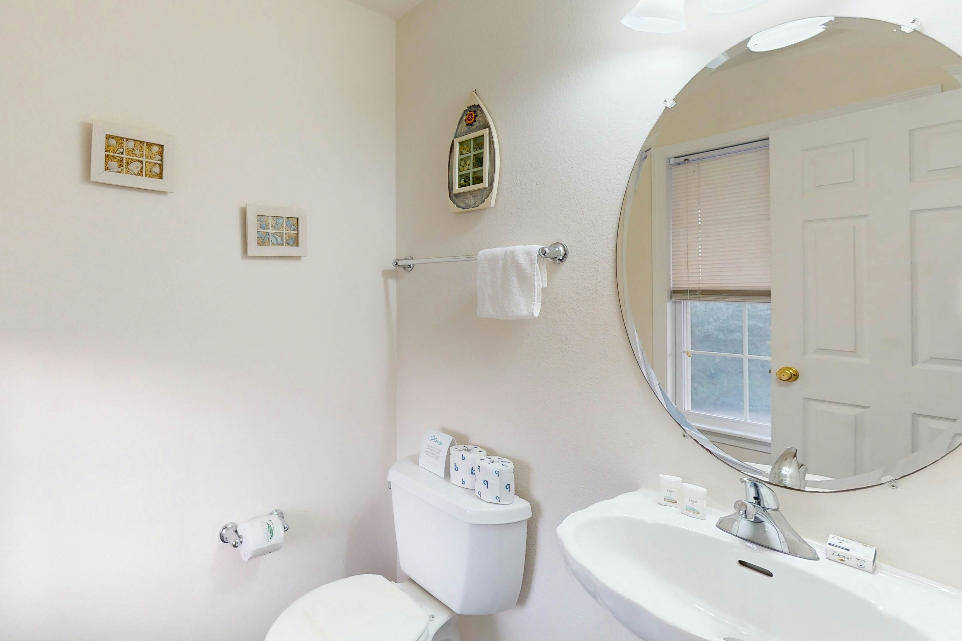 WV06 Breakwater Beach