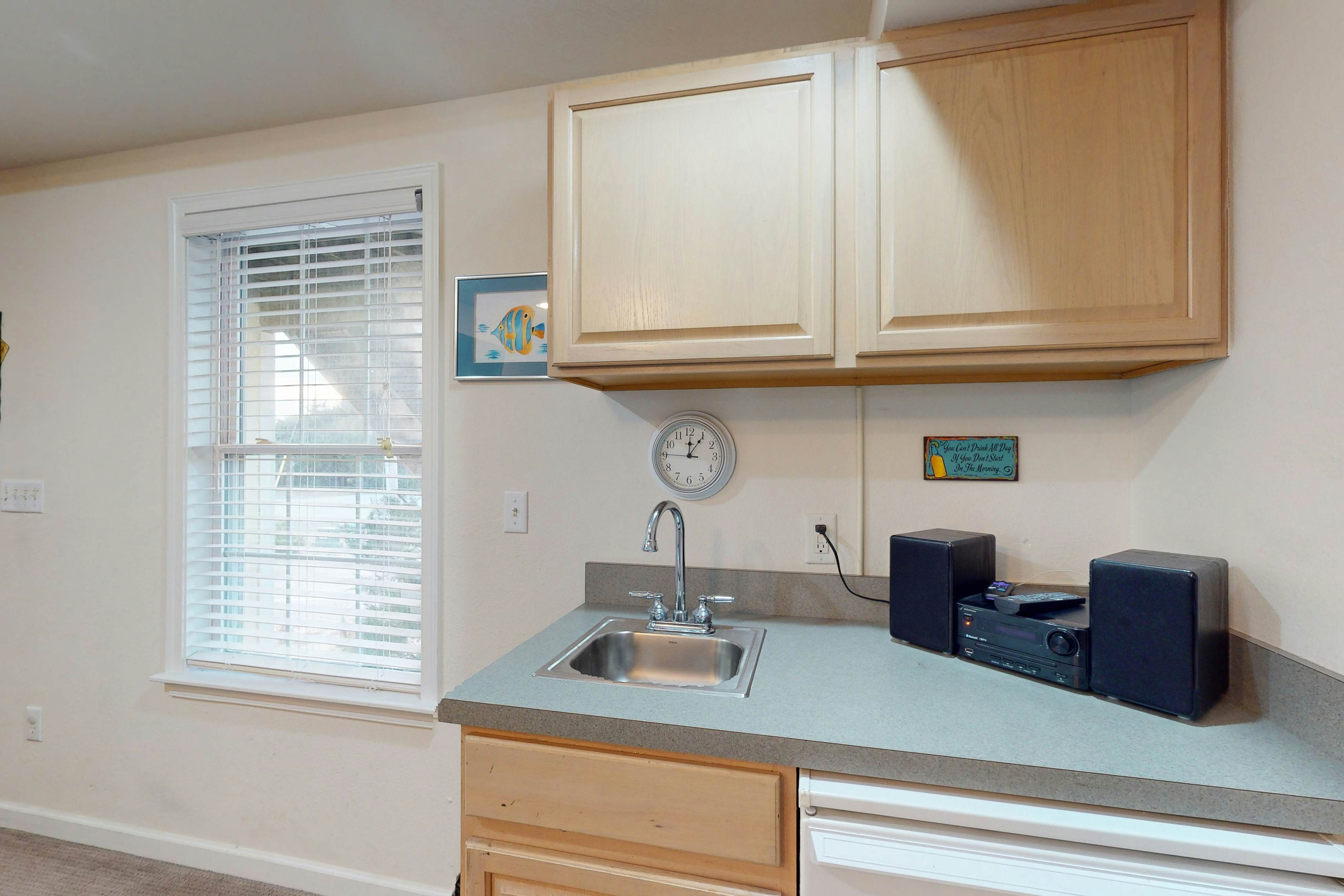 WV06 Breakwater Beach