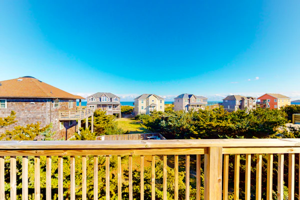 4 bedroom house w/ WiFi, AC, private W/D