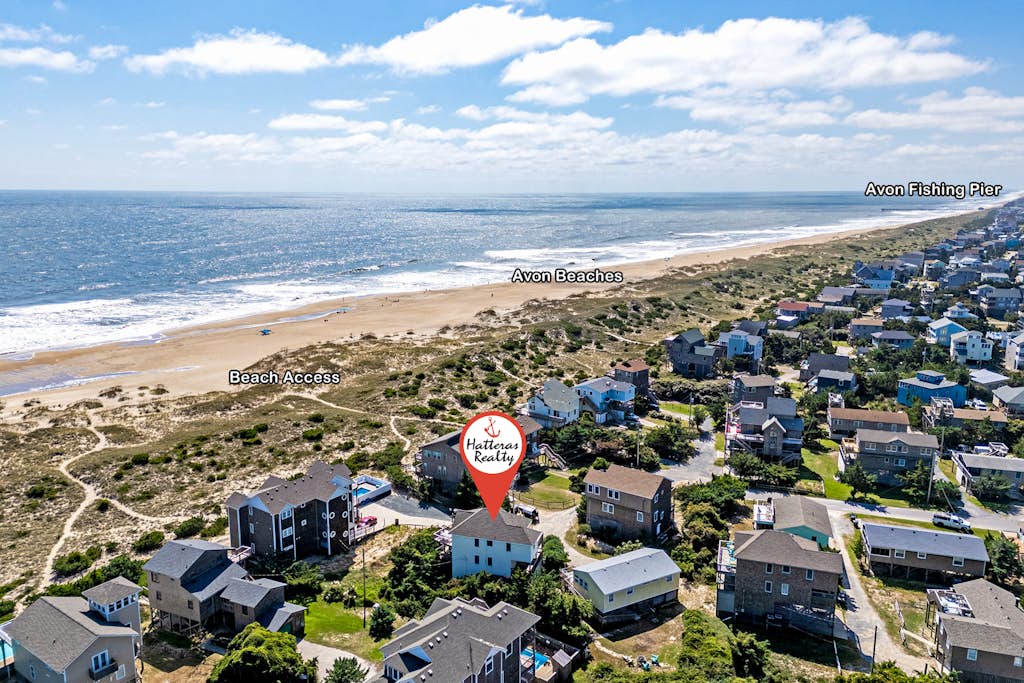 Semi-Ocean Front Retreat with Full Kitchen, Wifi, Outdoor Shower and A/C